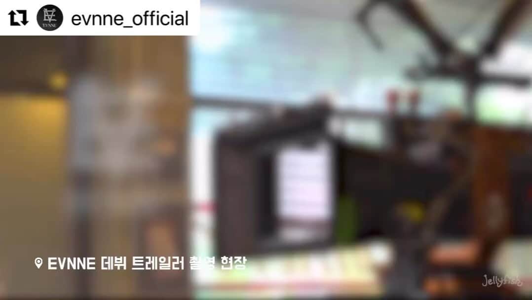 Jellyfish Entertainmentのインスタグラム：「#Repost @evnne_official with @use.repost ・・・ EVNNE 1st Mini Album [Target: ME] 🎯 ‘Target: ME’ Debut Trailer Making Film   🎥 https://bit.ly/3Rnmht5   🎧 2023.09.19 18:00 (KST)  #EVNNE #이븐 #Target_ME #20230919_6PM」