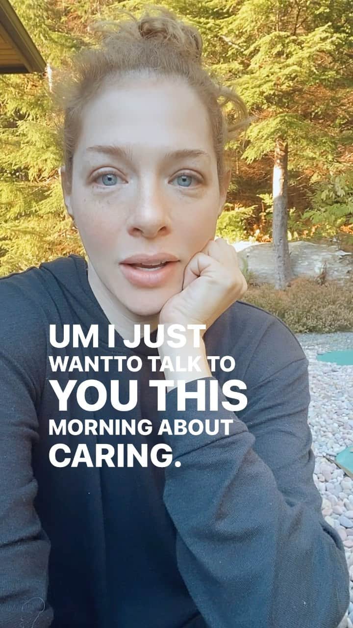 レイチェル・レフィブレのインスタグラム：「Thoughts from the woods 😊🌲」