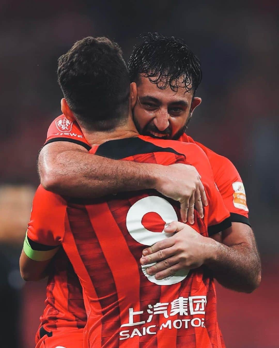 オスカルさんのインスタグラム写真 - (オスカルInstagram)「Very happy to contribute another two assists. Very important victory. Let’s go, @shanghaiport 👊🏻🔴」9月15日 23時55分 - oscar_emboaba