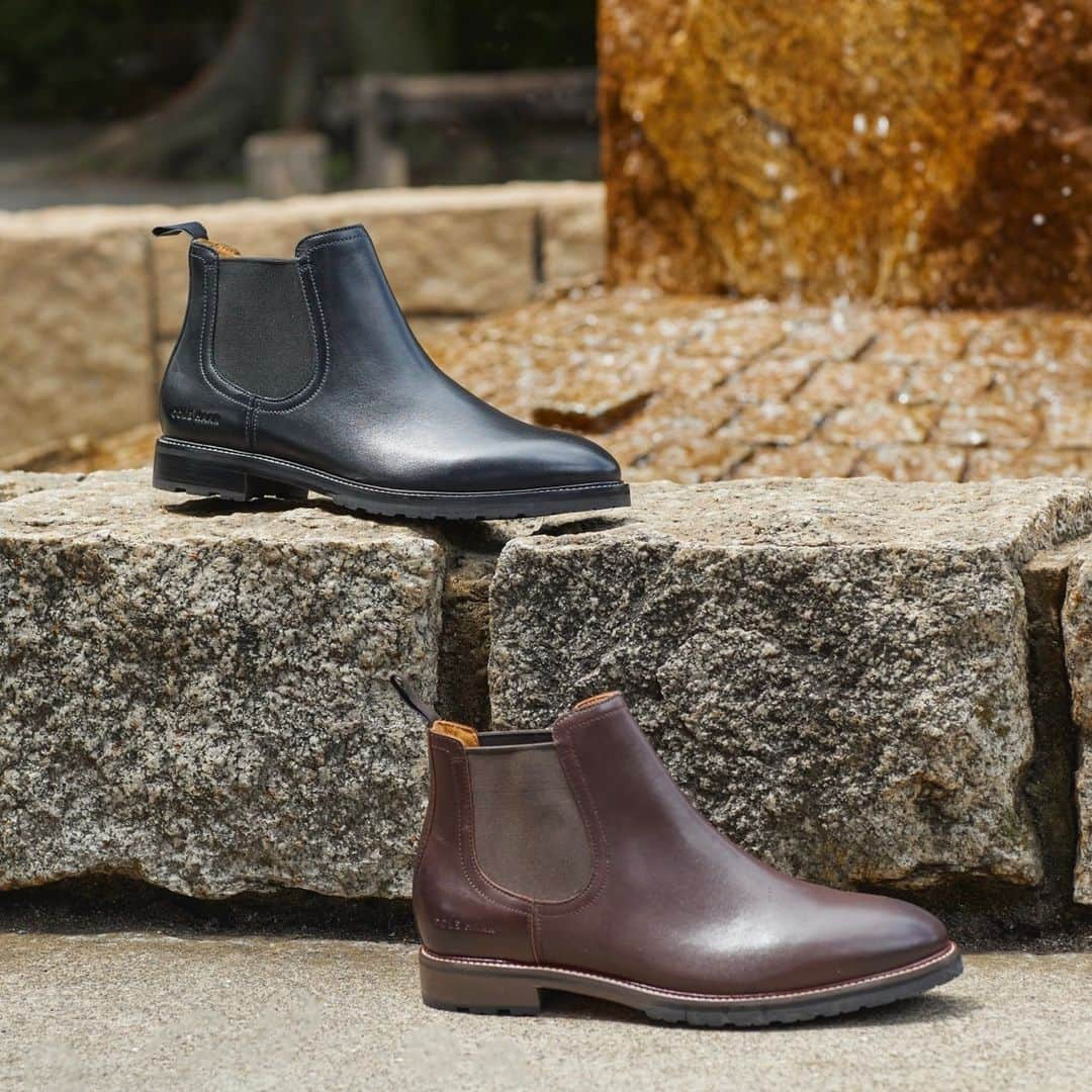 COLE HAAN JAPANのインスタグラム：「<バークシャー ラグ チェルシー ブーツ ￥46,200->  今シーズンマストで押さえたいチェルシーブーツ。着脱も便利でスタイリングしやすく、トレンドに左右されず定番アイテムとして長年愛用できるスタイル。今期のCOLE HAANのデザインでは、内側にグレンチェック柄が用いられ、脱いだ時にもカッコいい大人の演出。細部にこだわり抜いたディテールでワンランク上の装いを。  #ColeHaan #コールハーン #チェルシーブーツ #メンズブーツ #秋ブーツ #グレンチェック #定番ブーツ」