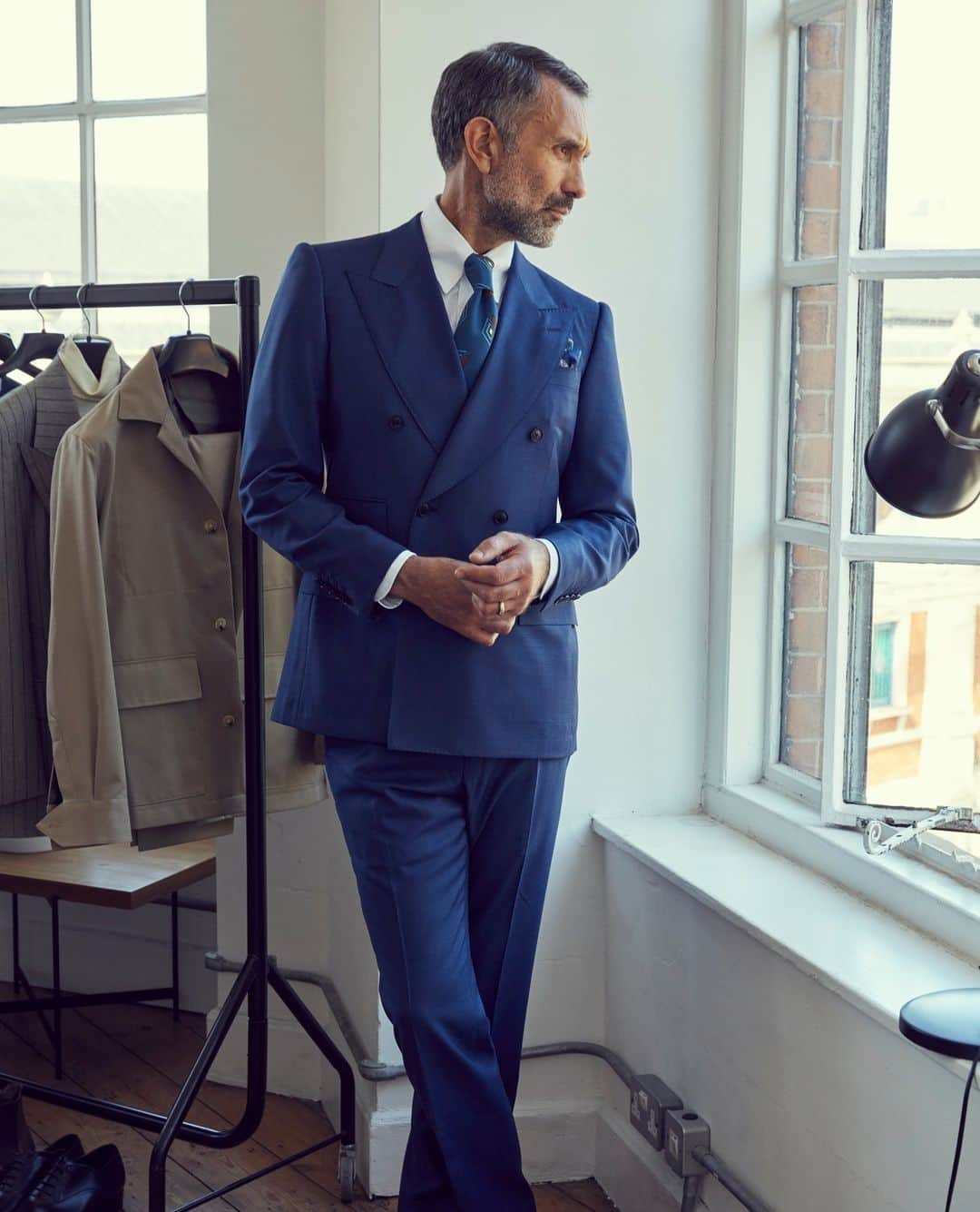 エドワード セクストンのインスタグラム：「The French Navy Suit by Edward Sexton. A classic, available in single- or double-breasted, with a peak or notch lapel and, for good measure, a stunning waistcoat to turn it into a three-piece. There’s spoilt for choice, and then there’s 𝓼𝓹𝓸𝓲𝓵𝓽 𝓯𝓸𝓻 𝓬𝓱𝓸𝓲𝓬𝓮. Explore the full #AW23 collection now.⁠ ⁠ #edwardsexton #savilerow #menswear #london #tailoring #sartorial #aw23 #autumn #winter⁠」