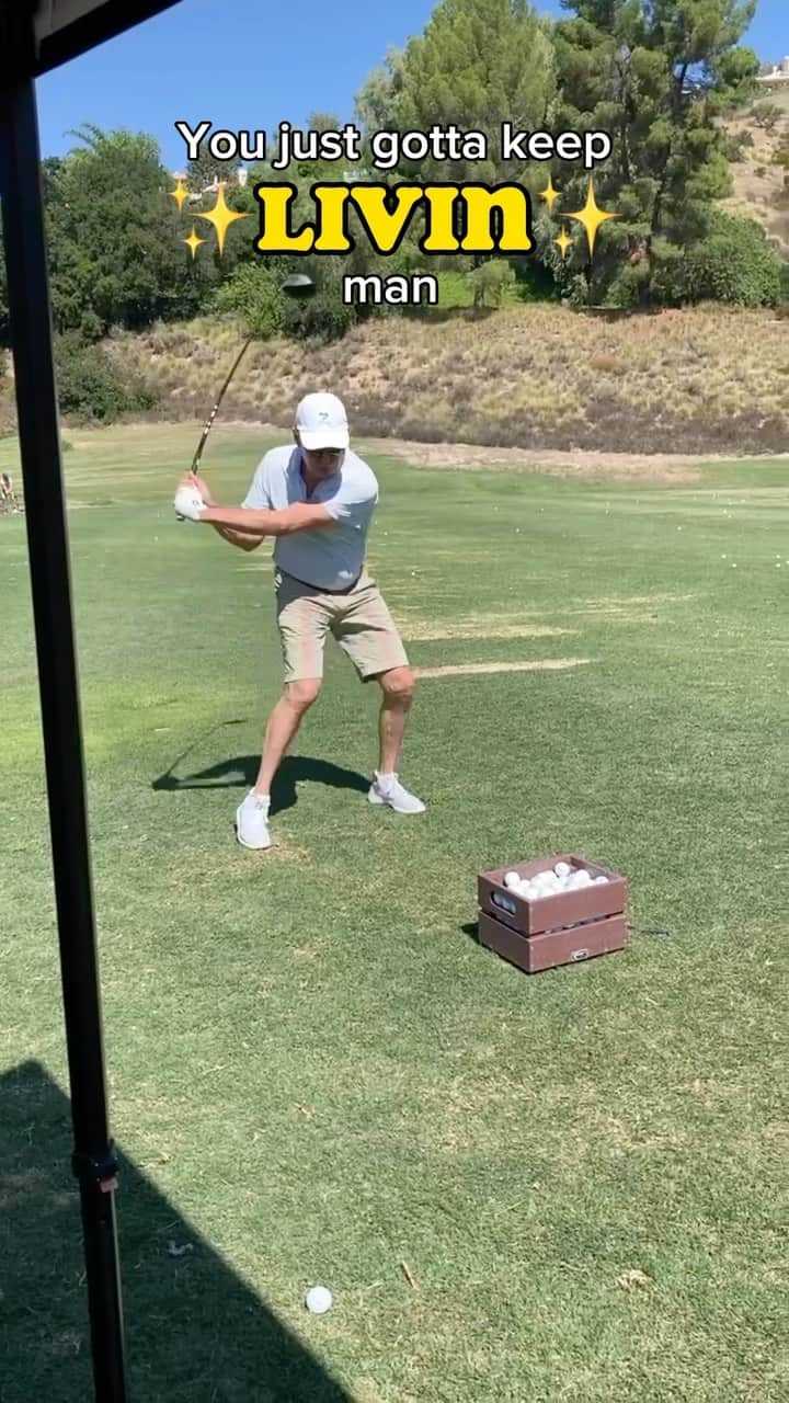 カイル・マクラクランのインスタグラム：「Full swing ahead for the weekend! 🏌🏻‍♂️⛳ Had too much fun trying out some new @pxg golf clubs over Labor Day weekend. Can’t wait for them to arrive so I can hit the course!」