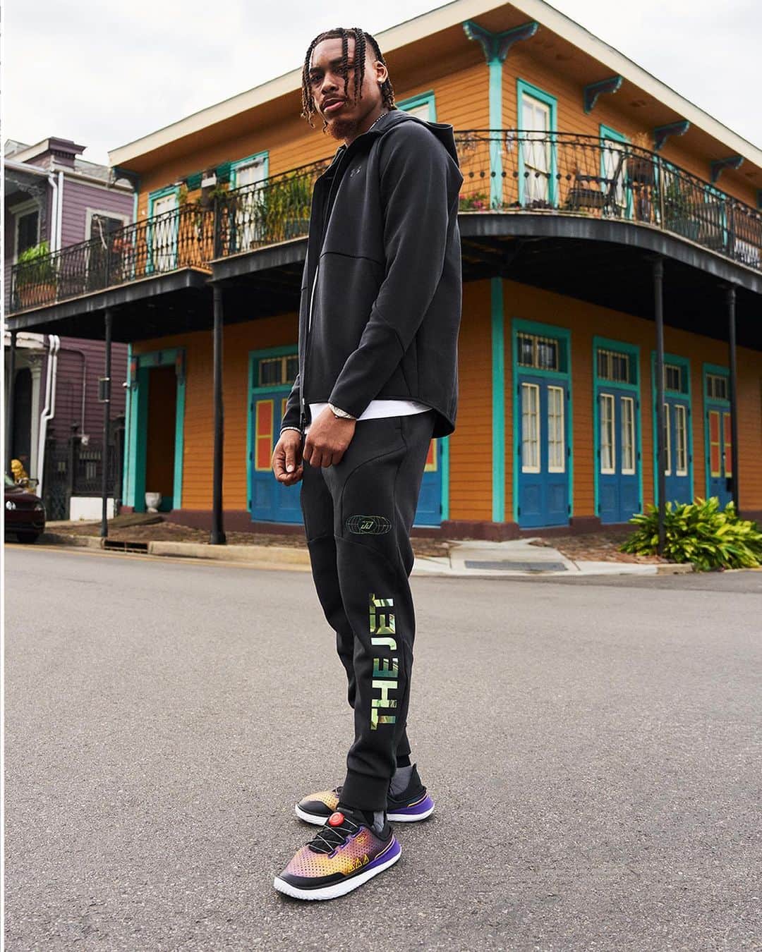 Under Armourさんのインスタグラム写真 - (Under ArmourInstagram)「'The Jet' is unstoppable ✈️ Check the look @jjettas2 wore to #ProtectThisHouse 👀🔥」9月16日 0時03分 - underarmour