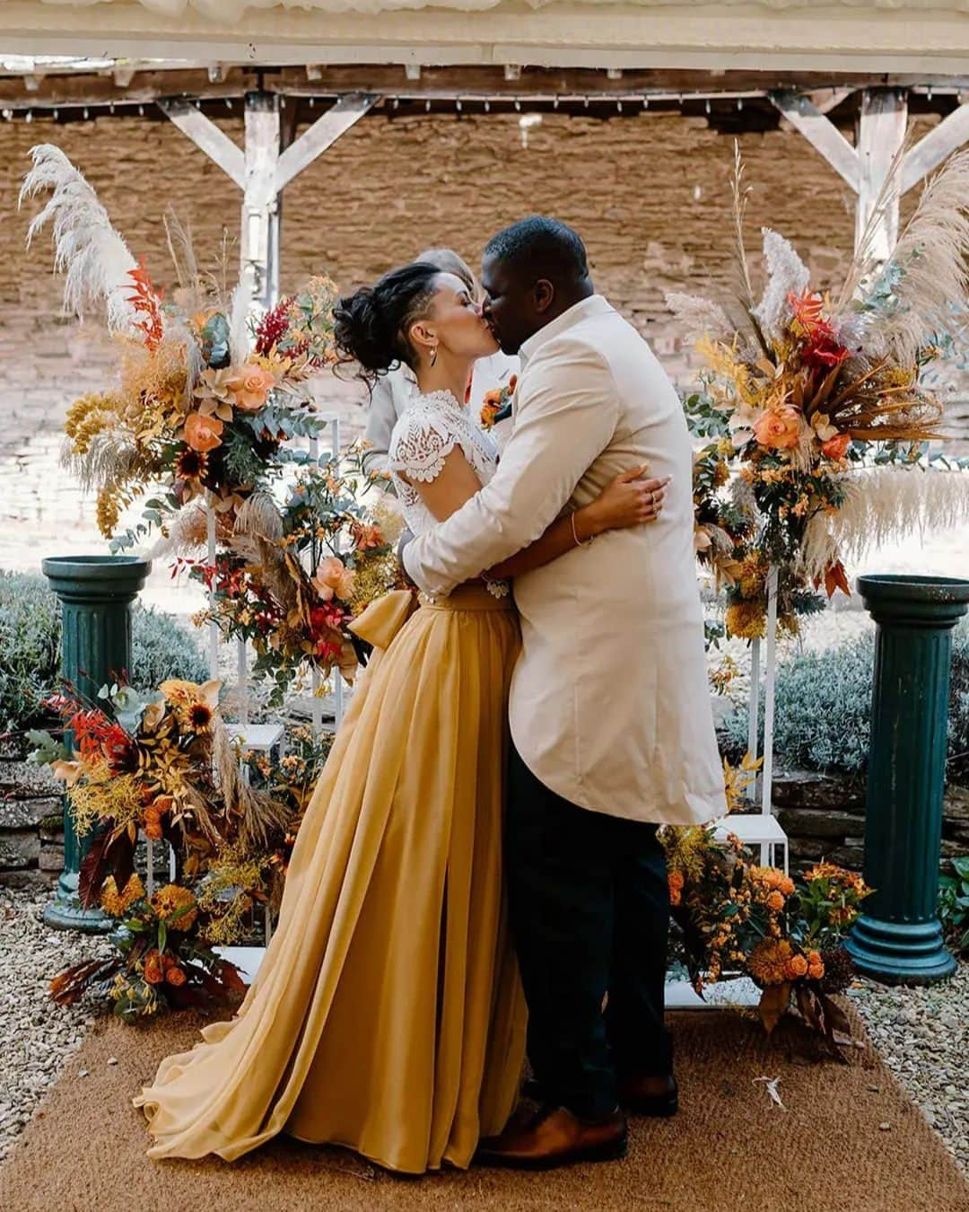 キャサリンディーンさんのインスタグラム写真 - (キャサリンディーンInstagram)「Congratulations to the newlyweds! Our beautiful bride Tabitha paired the eco Tori Topper with a statement skirt. A true celebration of their love & culture! Swipe to discover more ✨ ⁣  Photographer: @leeshawilliamsphotoandfilm   #catherinedeane #cdbride #bohobride #bohemianbride #weddinggowns」9月15日 16時01分 - catherine__deane