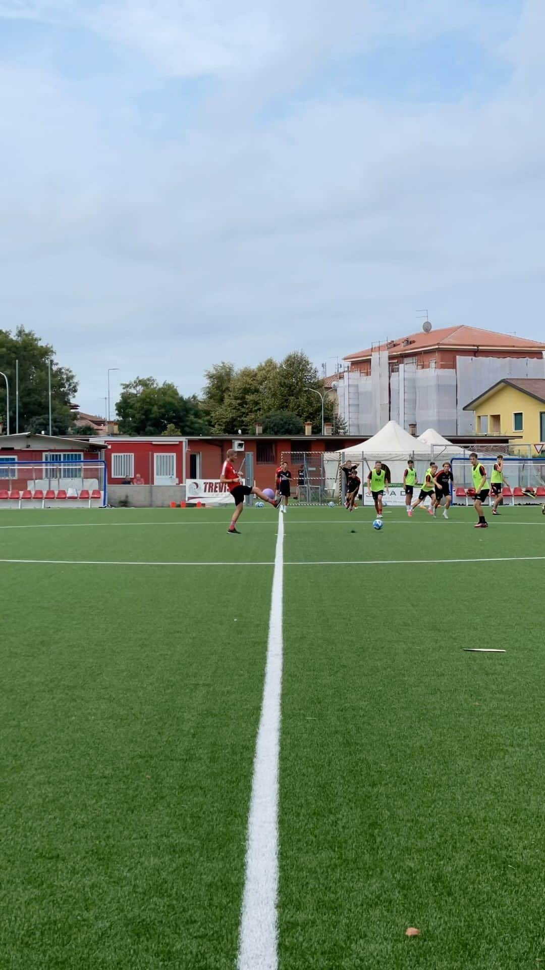 ルカ・リゴーニのインスタグラム：「La preparazione è volata, ora si fa sul serio ⚡️  #coach #vicenza」