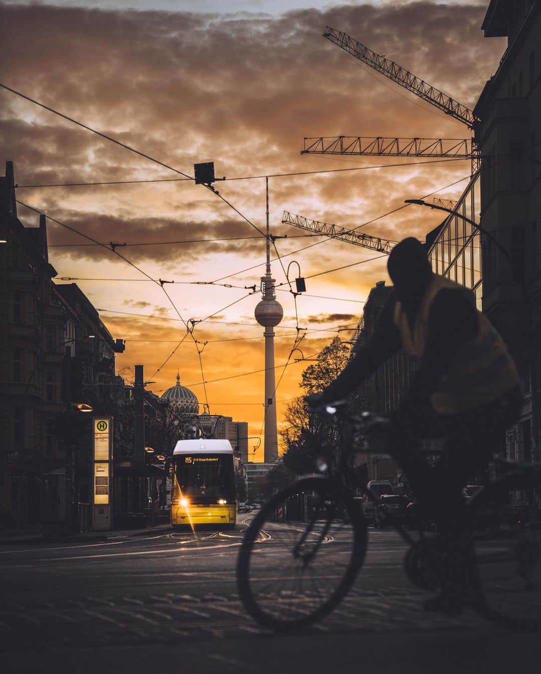 Thomas Kakarekoさんのインスタグラム写真 - (Thomas KakarekoInstagram)「A random collection from my archives: Berlin in all its seasonal glory. Moments captured throughout the year, showcasing the city’s ever-changing face. #berlin」9月15日 16時08分 - thomas_k