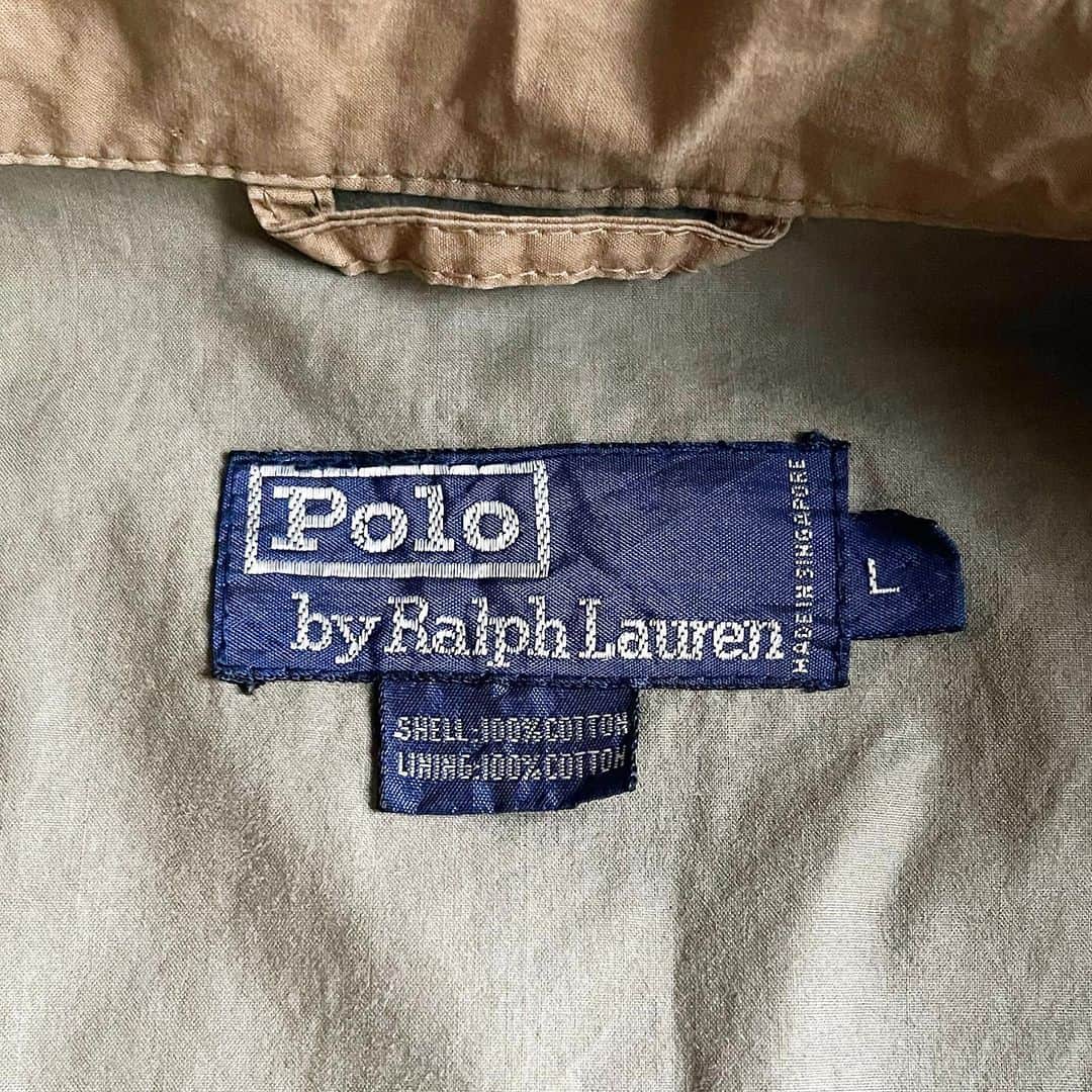 DROP...vintage select shopさんのインスタグラム写真 - (DROP...vintage select shopInstagram)「1990s Polo Ralph Lauren "Warden" Jacket 【L】  流石はラルフです。 エルエルビーンのワーデンジャケットを再現。  パリッとしたあの軽いコットン地でハンティングを作ってしまうという…。  ライトオンスで軽快に羽織れますし、ボックスシルエットで現代に落とし込みやすい。  なかなか無いですしオススメです🐎  本当に古着のラルフはずっと掘れますね、、、 終わりなき🌛」9月15日 16時25分 - tokyo_drop