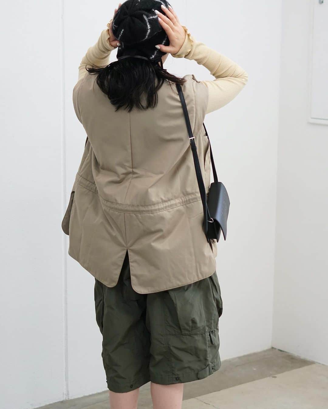 【ANN DE ARKさんのインスタグラム写真 - (【ANN DE ARKInstagram)「⁡ 【styling】 ⁡ vest: #junmikami #wildthings inner: #baserange  pants: #junmikami  bag: #mm6maisonmargiela  shoes: #autry  ⁡hat: #entwurfein  ⁡ 詳しくはオフィシャルサイト【ARKnets】にて。 ■商品や通信販売に関しまして ご不明な点がございましたらお気軽にお問い合わせください。 ----------------------------------- オフィシャルサイトの在庫と店頭在庫は共有しております。 商品に関しましては、お気軽にコメントや店舗までお問い合わせください。 ⬇︎⬇︎⬇︎ @ann_de_ark  @arknets_official ⁡ #fashion #栃木 #宇都宮 #ショップ #セレクトショップ　#arknets #anndeark  ⁡ -----------------------------------」9月15日 16時34分 - ann_de_ark