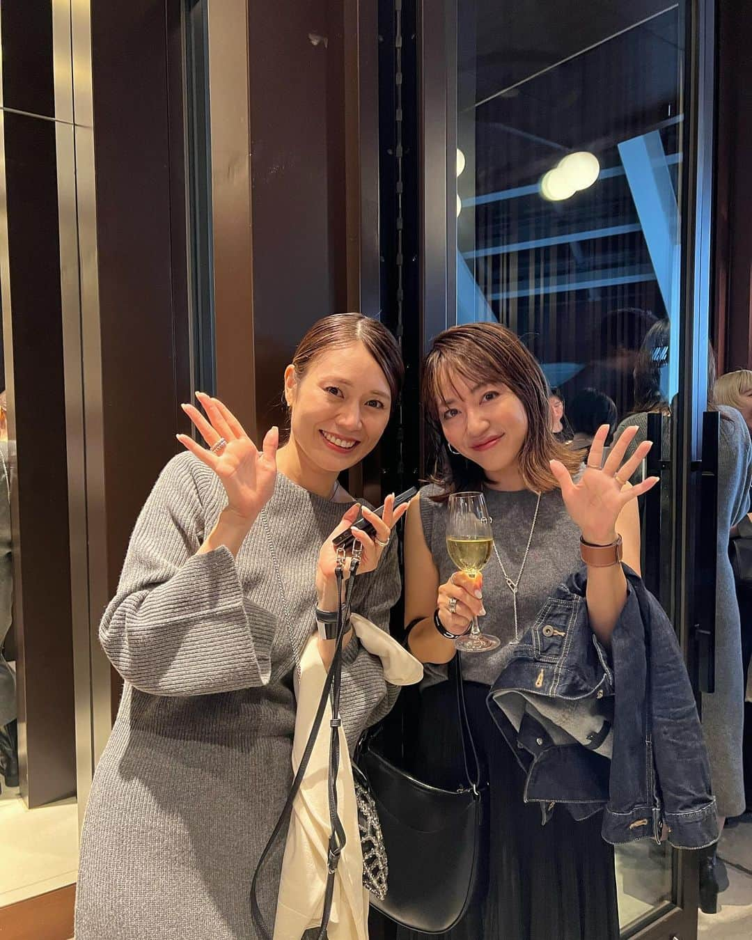 maricoさんのインスタグラム写真 - (maricoInstagram)「今日9/15発売の @uniqlo_with  UNIQLO:Cのローンチパーティーへ🥂  イギリスの有名デザイナークレア・ワイト・ケラーさんによる洗練されたデザイン。 （クロエのデザインされてた方✨会場にいらっしゃったよ❤️） 素敵なお洋服いっぱい🥺  色々会いたかった方にお会いできたりお話できたり写真撮れたり嬉しかった💗 そして皆さん優しかった🥺🩵 優しい人好き♡  お腹空いてるのに、喉乾いててスパークリングワイン一気飲みしてほろ酔いでした😊  皆#uniqloc のお洋服着てるよ☺︎  #uniqlo #ユニクロ#キレイめコーデ  #153cm#153cmコーデ」9月15日 16時43分 - marico__0088