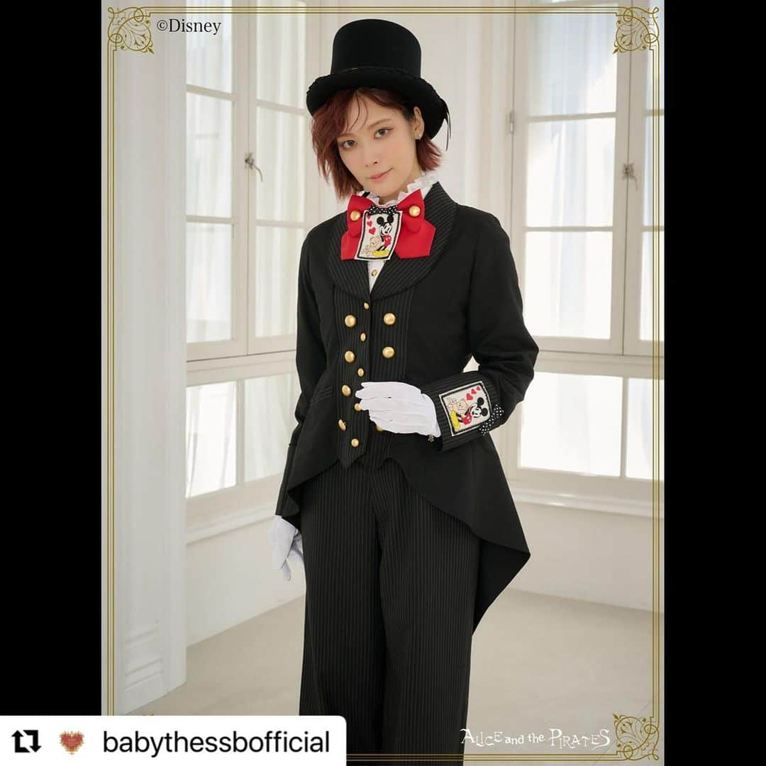 ルウトさんのインスタグラム写真 - (ルウトInstagram)「とっっても可愛いお洋服、 是非細部までご覧くださいませ☑️ #Repost @babythessbofficial with @use.repost ・・・ ミッキーマウスをイメージしたジャケット。 アートを使用したアップリケが特徴的。 アップリケは蝶タイにもおつけしました。 ジャケットと蝶タイをセットでコーディネートするのがおすすめです。」9月15日 16時53分 - chitoseruto