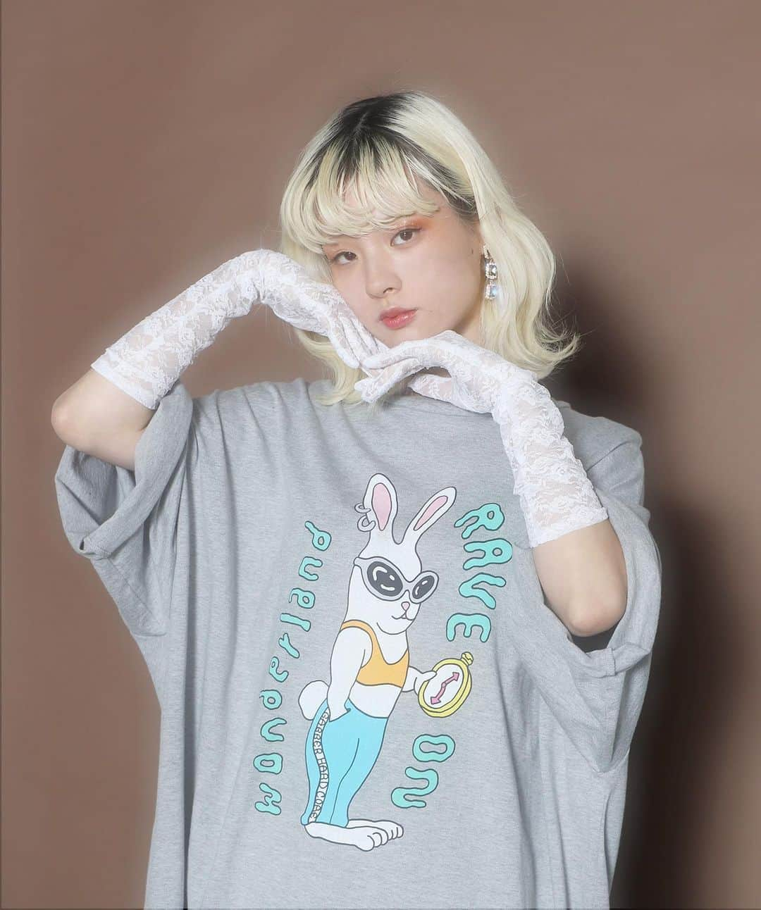 PUNYUSのインスタグラム：「Rave on wonder land big T-shirt 5,500jpy  #punyus #ぷにゅず #プニュズ #渡辺直美  #watanabenaomi #plussizebeauty #unisex #plussize #plussizefashion #tokyo #harajuku #tokyofashion #harajukustyle #ユニセックスブランド #ぽっちゃりコーデ #ぽっちゃり女子 #chubby  #chubbygirl #体型カバー #体型カバーコーデ #プチプラ#ビッグt」