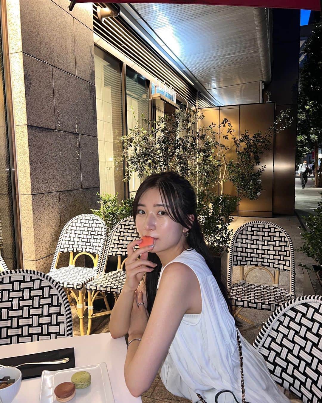 雨宮凜々子さんのインスタグラム写真 - (雨宮凜々子Instagram)「まだまだ暑いからタンクトップで😵☀️  👚#unitedarrows  👖#uniqlo  👜#dholic   #きれいめカジュアル #ootd #fashion #日本橋カフェ #夜カフェ」9月15日 17時24分 - rily_.oo9