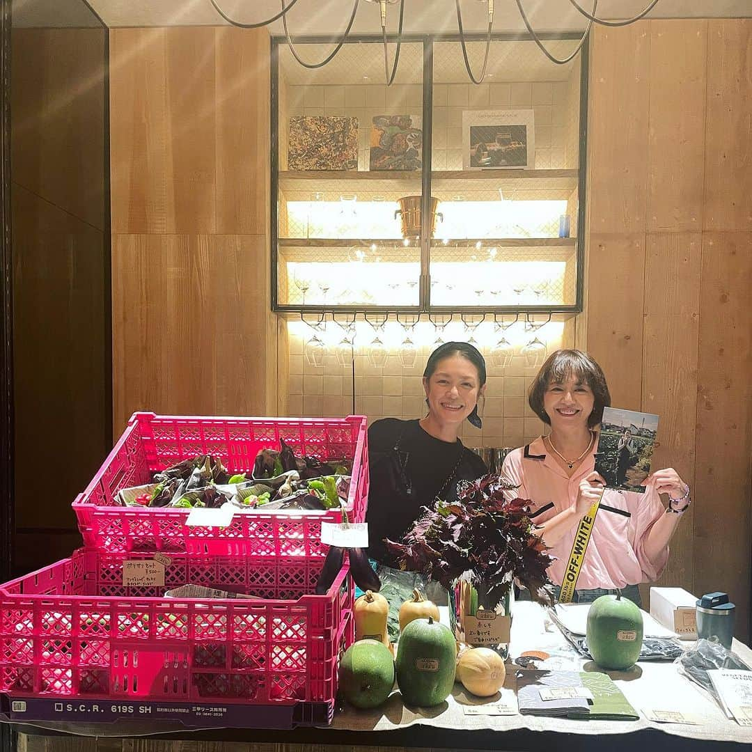 川辺ヒロシさんのインスタグラム写真 - (川辺ヒロシInstagram)「小泉今日子&近田春夫プロデュース、 BAD MORNING CLUB Vol.1！ at恵比寿ブルーノートプレイス 朝7時オープン11時クローズ！ アフターではなく早起きの方の8時からのDJは初めて 妻農園野菜も早々に売り切れ〜 2回目開催希望です！ この後穴から覗かれに京都へ〜」9月15日 17時31分 - firoshi1