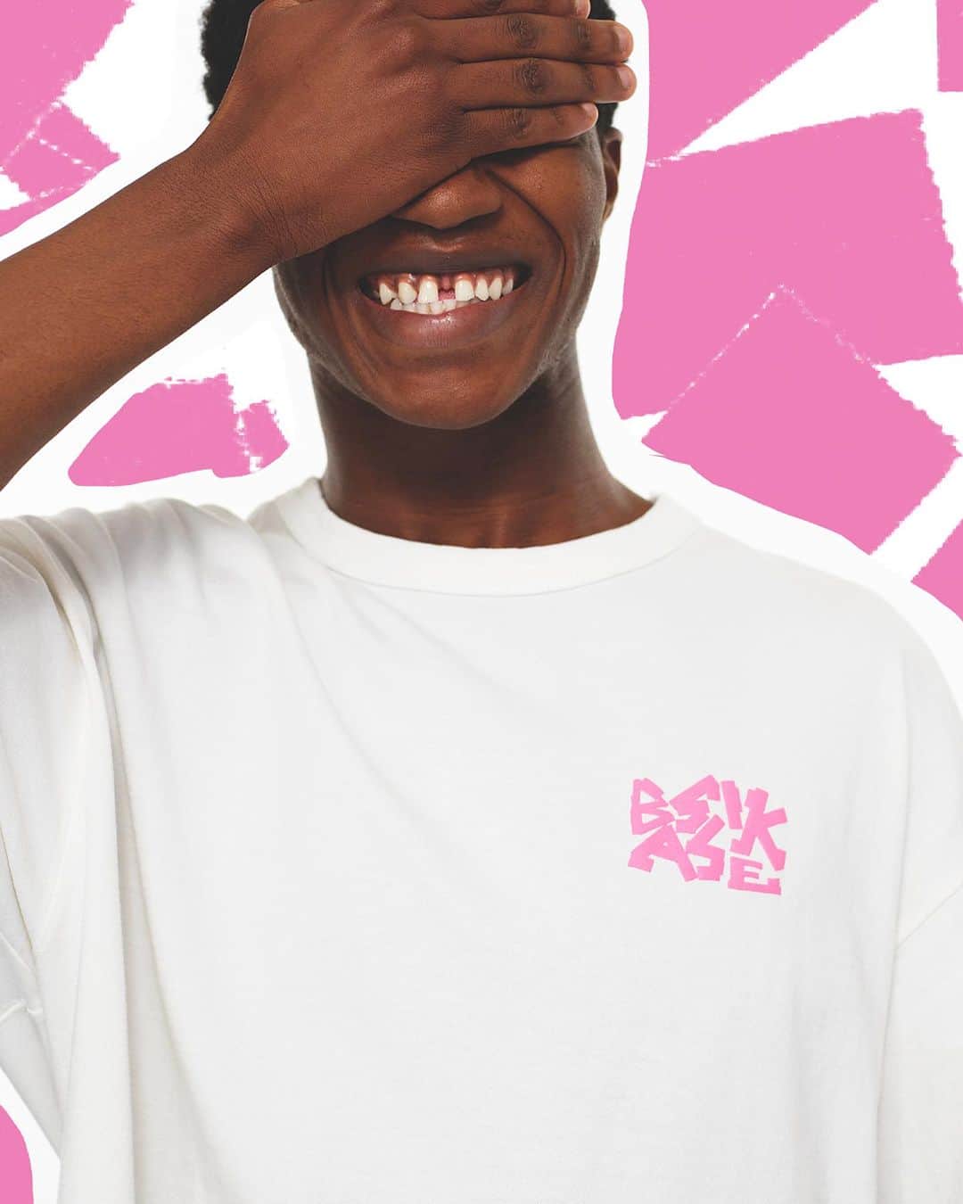 ベイシークのインスタグラム：「bassike x.  a limited edition capsule of organic cotton double jersey styles designed in partnership with creatives from multiple disciplines and backgrounds to re-interpret the signature bassike wordmark and dot logo.   available exclusively at bassike.com. limited quantities remaining.  #bassike」