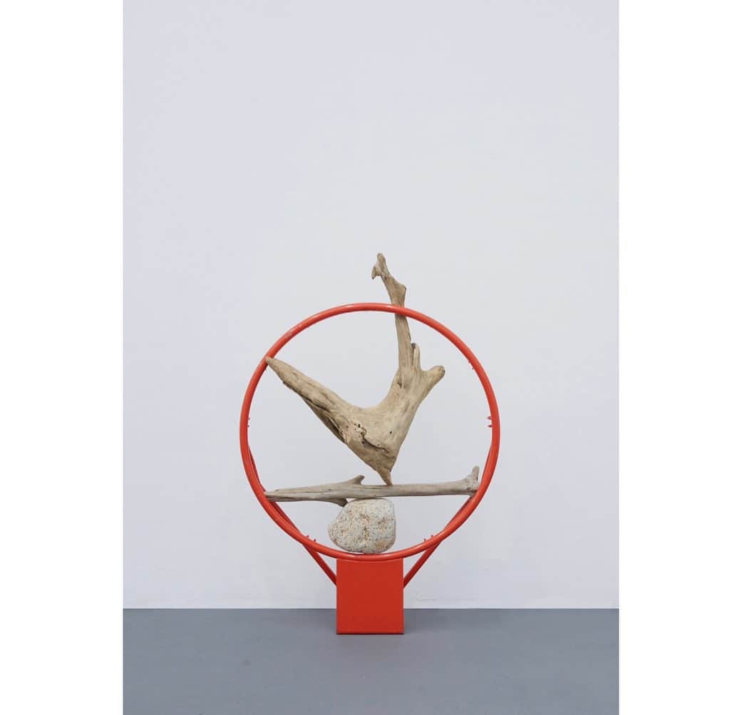 ミハラヤスヒロさんのインスタグラム写真 - (ミハラヤスヒロInstagram)「. “Untitled / 無題” / Kazuma Ogata 2023.9/23(SAT.)～10/1(SUN.)  Maison (MY) Labo.に併設されるギャラリースペース“無責任画廊”にて、アーティスト緒方数馬(オガタカズマ)氏の個展を開催。 福岡に生まれ、現在東京を拠点に活動する緒方氏は、日用品を使用したインスタレーション作品を個展やグループ展にて数多く発表しているアーティスト。 本個展では、メディアに情報を多く出さない緒方氏のユーモアや創造のプロセスを感じられる作品群を展示販売いたします。  Kazuma Ogata’s exhibition will be hold at the gallery space "Irresponsible Gallery" in Maison (MY) Labo. Born in Fukuoka, Ogata is a Tokyo based artist who has exhibited a number of installations using daily use items in solo and group shows. You can explore the art works representing Ogata's humour and creative process, which he does not give out much information to the media.  @zmurfobld #無責任画廊  Maison (MY) Labo. @maison_my_labo ADDRESS : 〒810-0042 福岡県福岡市中央区赤坂2-3-6東急ドエルアルス赤坂1-B TOKYU DOERUARUSU AKASAKA 1-B, 2-3-6, Akasaka, Fukuoka-Shi Chuo-Ku, Fukuoka 810-0042 TIME : 12:00 - 20:00 CLOSE : Wed.Thu. TEL : 092-753-8518」9月15日 18時01分 - miharayasuhiro_official