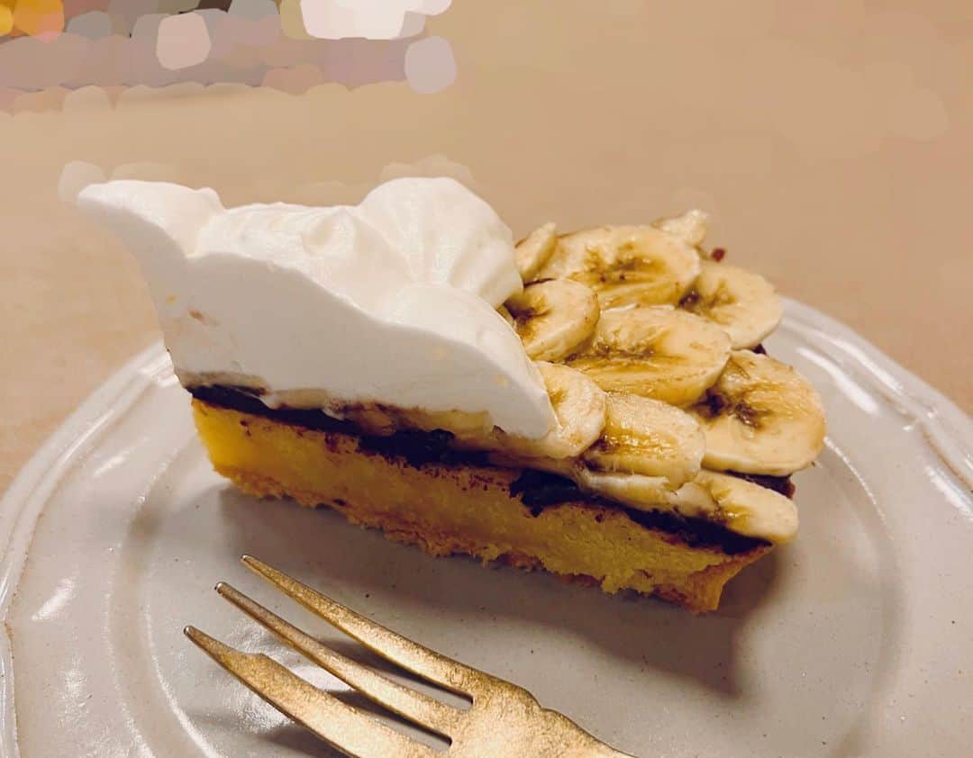 住田紗里さんのインスタグラム写真 - (住田紗里Instagram)「久しぶりにケーキ作り🍰 今回はバナナタルトです🥧 某有名ケーキ店のを真似しているつもりなんですが、難しいですね、、、笑  今週は、夏休みをいただいておりました！ 明日の週刊ニュースリーダーから出演します✨  #バナナタルト#バナナ#タルト#ケーキ#🍰#tart#tarte#🥧#お菓子作り#homemade#homemadecake#cake」9月15日 18時06分 - sarisumita_ex