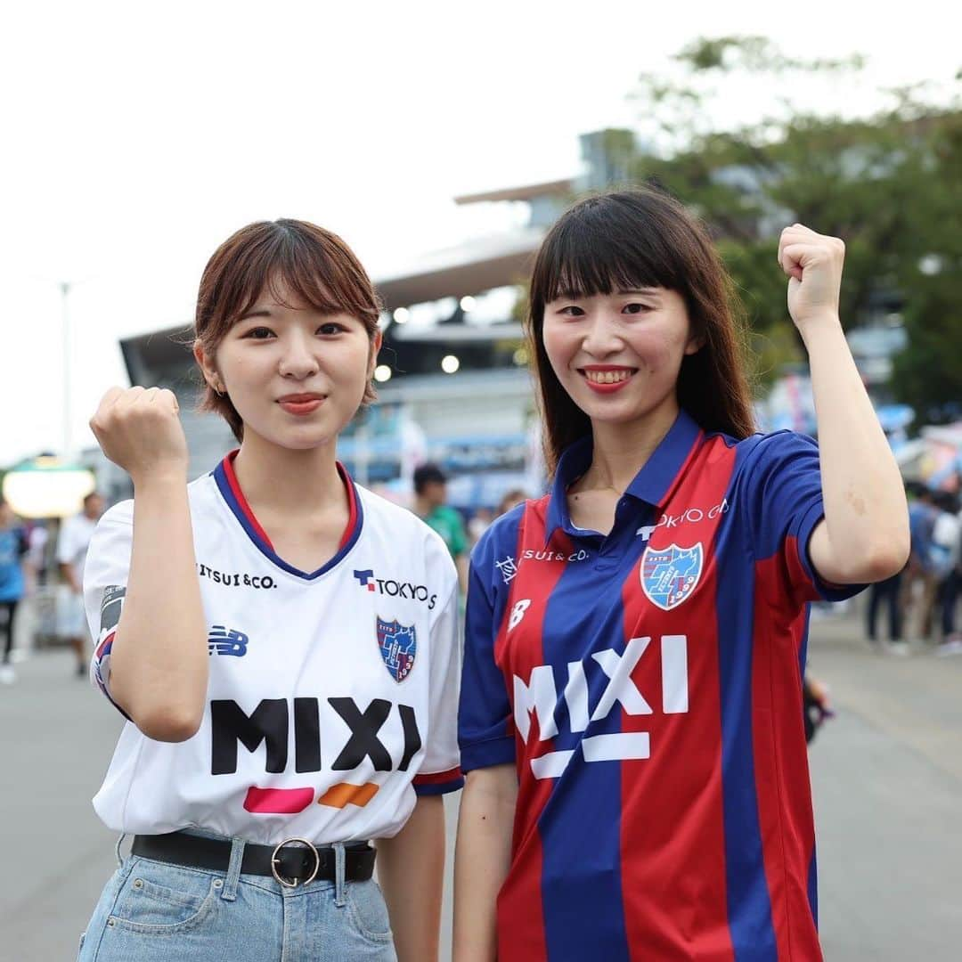 FC東京オフィシャルグッズさんのインスタグラム写真 - (FC東京オフィシャルグッズInstagram)「🔵🔴 今日もともに🤝🔵🔴 @fctokyoofficial  #多摩川クラシコ #金j #FC東京 #fctokyo #tokyo」9月15日 18時09分 - fctokyoofficial