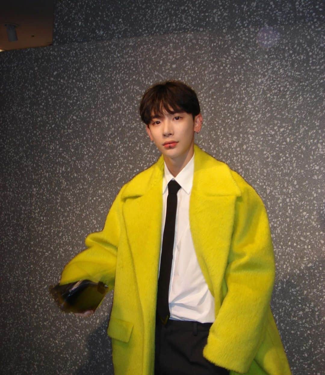 よしあきのインスタグラム：「📸💛🖤」