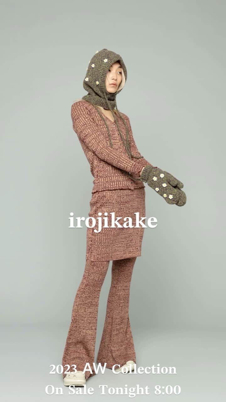 のインスタグラム：「irojikake 2023 AW Collection 本日 8:00 pm  発売開始🦋🦋🦋🦋  @irojikake   【Photographer 】 @ggsanoo  【Hair & Make】  @annashimazaki.com77  【Model 】 @hara______m  @slammin_sakura  @joe_tokyodandy  【Designer】 @saramary12」