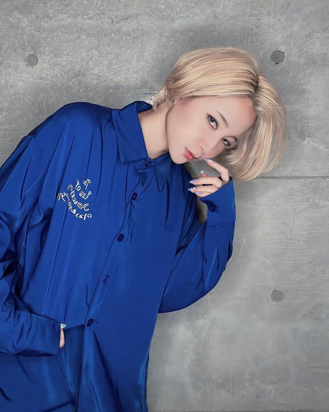 ニヒル。のインスタグラム：「💙 9/18(mon)18:00発売🙇  #setup 𓃠」