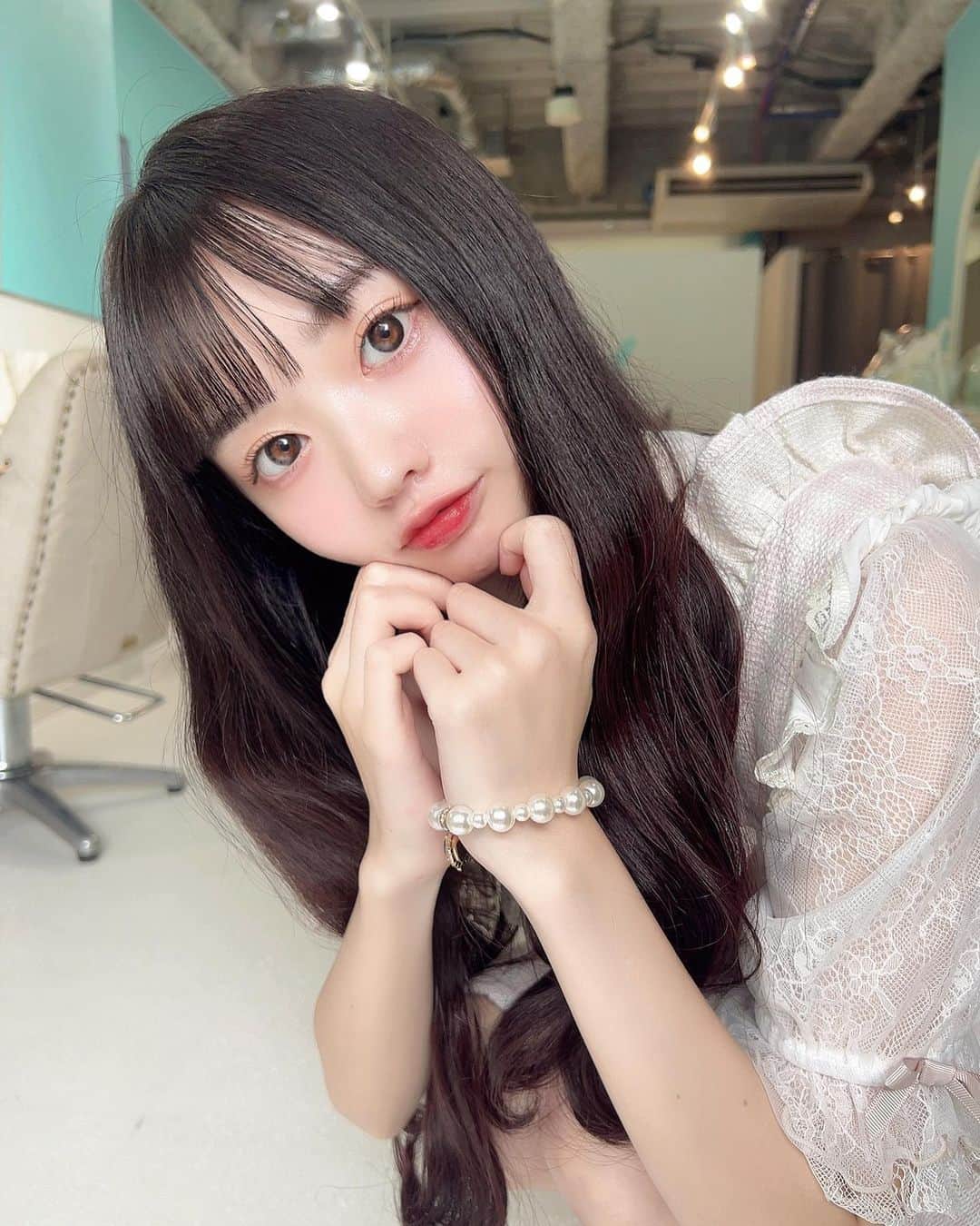 姫なぎさのインスタグラム：「カラーと前髪整えてもらってきたよ💖グラデーション黒髪からピンクにしてもらった🎀🎀 すき？？」