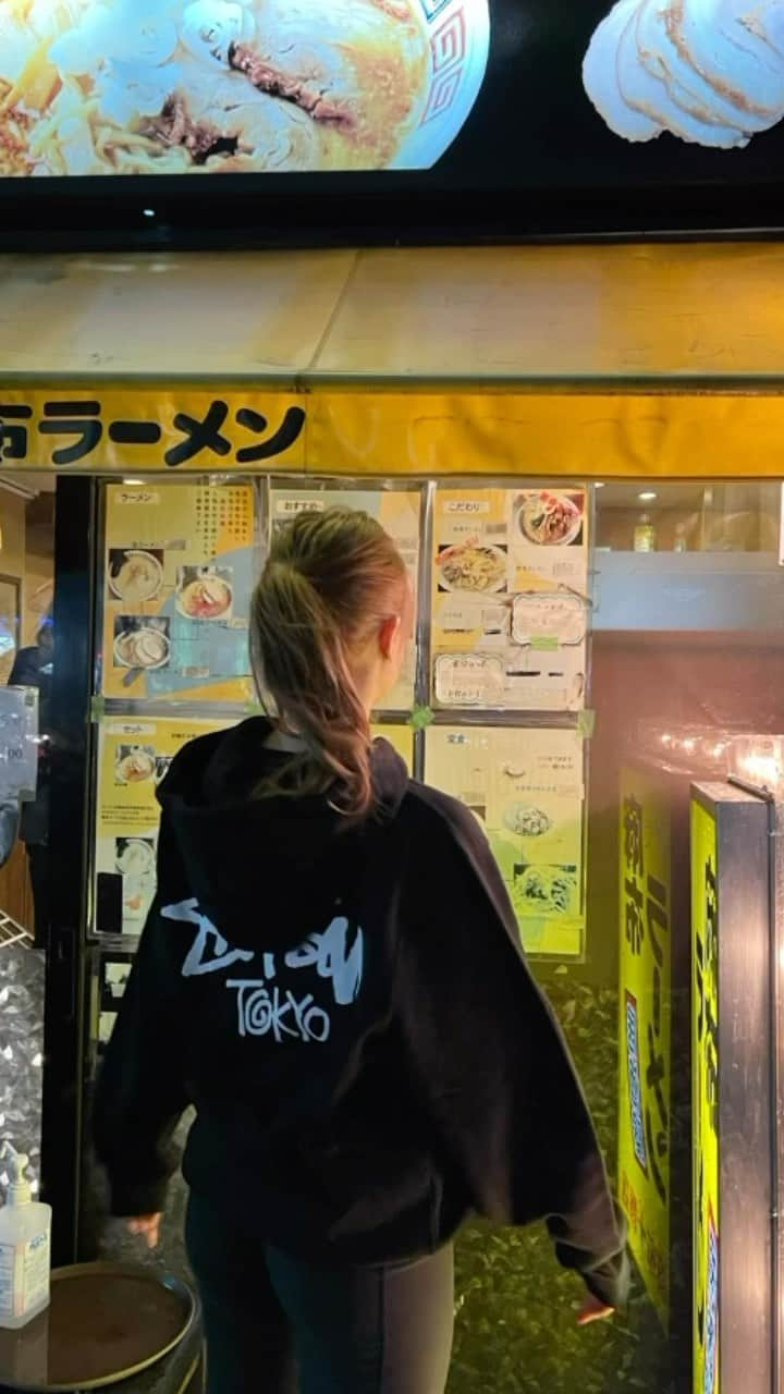 サクラ・キルシュのインスタグラム：「missing tokyo sm/東京行きたいよ〜恋しい！！ song by @destroyboring !! You need to check out his new album it’s crazy ⭐️ . #tokyo #shibuya #harajuku #shibuyacrossing #japantravel #japan #tokyodrift #halfgerman #halfjapanese」