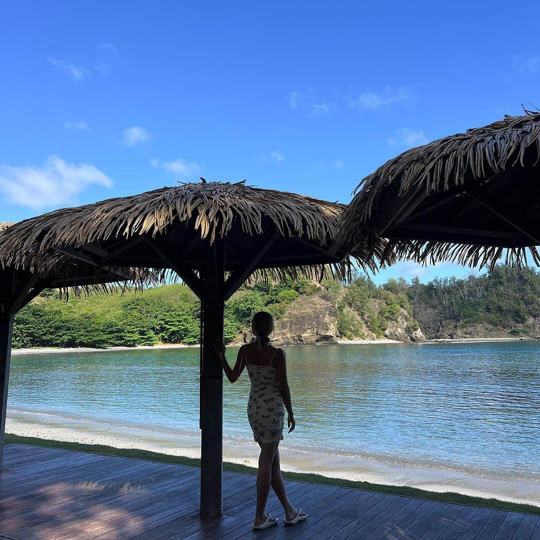 𝑀𝑎𝑘𝑖𝑀𝑖𝑘𝑢のインスタグラム：「朝サクッと行ってきた宮の浜 (父島)🌴 小魚の群れが見れたりシュノーケルにピッタリだった🐟  #宮之浜 #宮之浜海岸 #シュノーケル  ##シュノーケルスポット #shein購入品 #sheinワンピース」