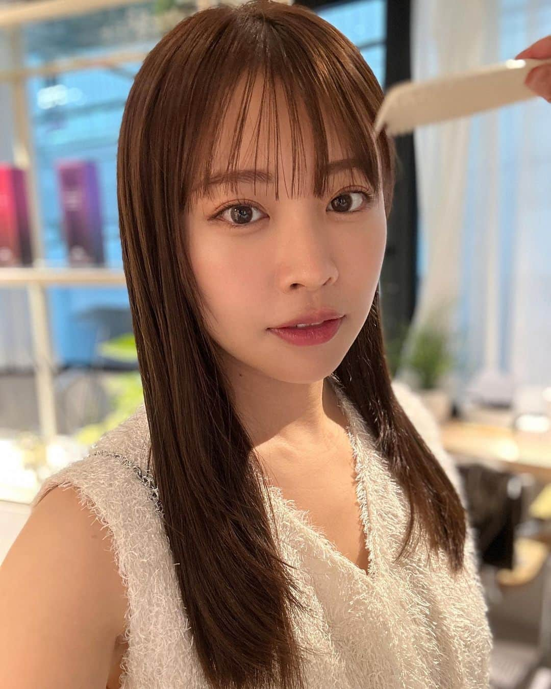 高木由梨奈さんのインスタグラム写真 - (高木由梨奈Instagram)「前髪広めにしたよ〜カラーは最近ハマってるブリックカラー💕 @shea_chiyo さん💇 気づけば7年もお世話になってます🥺  そしてこのふわふわトップスは @anuans.official 🌼展示会で注文してたやつ🤍」9月15日 18時18分 - yurina_takagi