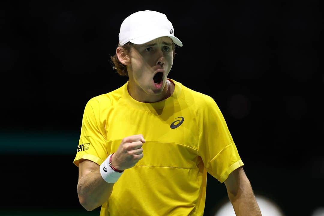 アレックス・デミノーのインスタグラム：「The boys are fighting!!! Big win yesterday and one more to go on Saturday 👀😈🇦🇺 #NoGreaterHonour @lleytonhewitt89 @matt_ebden @maxpurcelll @jordanthompson2004 @alexeipopyrin @the_kokk1」