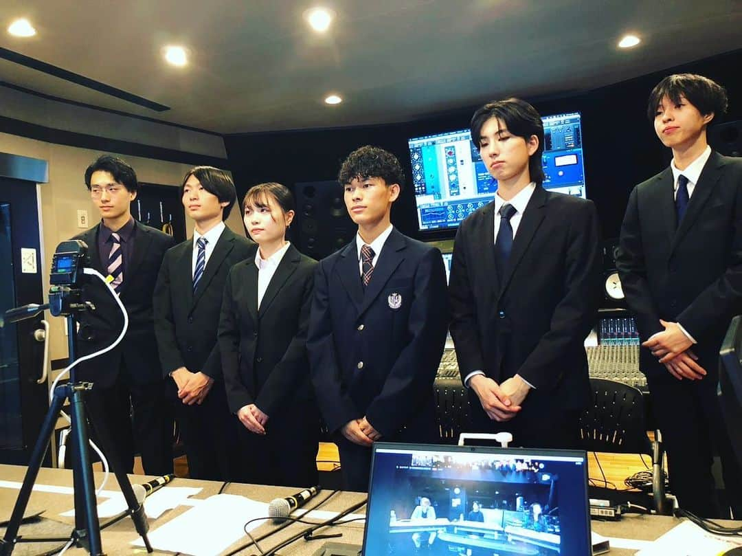 Tokyo School of Music&danceさんのインスタグラム写真 - (Tokyo School of Music&danceInstagram)「* 2023.09.15(Fri) JIKEICOM COMPOSERS  GRAND PRIX 2023🏁  毎回異なる大手クライアント企業から楽曲制作課題をいただき、全国のJIKEICOM音楽系姉妹校にて行うクリエーターイベント、 「JIKEICOMコンポーザーズグランプリ」が今年も開幕！  このイベントは…💡 グループワークで制作した楽曲のコンペティション(オーディション)を行い、厳正な審査のもとで優秀作品を決定！ 毎年、全国のクリエイター学生に対しクライアント企業様より発注概要と共に熱いメッセージをいただき、 各校で制作チームが結成され指定の製作期間を経て校内コンペが行われています🙋‍♂️🙋‍♀️  今年はなんと！！👀 TSMのチームが優勝いたしました！！🏆✨✨ おめでとうございます👏👏✨✨  この結果・評価を励みに、これからの制作も頑張っていきましょう〜！👍👍✨  #20230915 #tsm #tsm西葛西 #tsm西葛西校 #東京スクールオブミュージックandダンス専門学校 #tokyoschoolofmusicanddance #音楽 #ダンス #作曲 #編曲 #作曲家 #アレンジャー #エンタメ #エンターテインメント #専門学校 #music #dance #entertainment #entertainer #school #schoollife #student #studentlife #composer #creative #creater」9月15日 18時26分 - tsm_musicdance