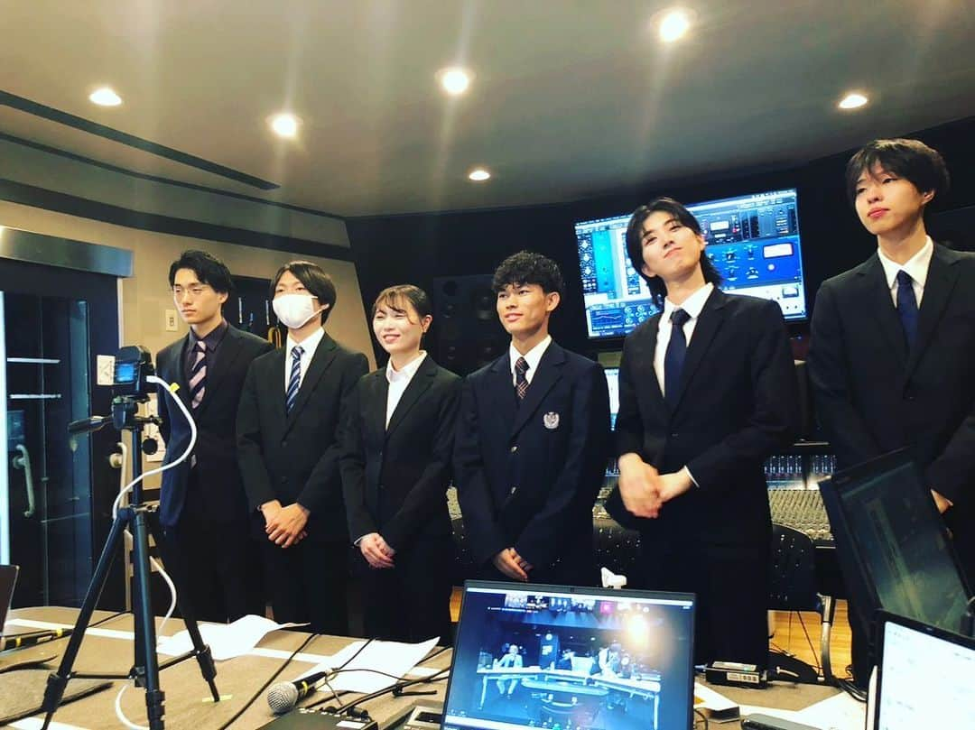 Tokyo School of Music&danceさんのインスタグラム写真 - (Tokyo School of Music&danceInstagram)「* 2023.09.15(Fri) JIKEICOM COMPOSERS  GRAND PRIX 2023🏁  毎回異なる大手クライアント企業から楽曲制作課題をいただき、全国のJIKEICOM音楽系姉妹校にて行うクリエーターイベント、 「JIKEICOMコンポーザーズグランプリ」が今年も開幕！  このイベントは…💡 グループワークで制作した楽曲のコンペティション(オーディション)を行い、厳正な審査のもとで優秀作品を決定！ 毎年、全国のクリエイター学生に対しクライアント企業様より発注概要と共に熱いメッセージをいただき、 各校で制作チームが結成され指定の製作期間を経て校内コンペが行われています🙋‍♂️🙋‍♀️  今年はなんと！！👀 TSMのチームが優勝いたしました！！🏆✨✨ おめでとうございます👏👏✨✨  この結果・評価を励みに、これからの制作も頑張っていきましょう〜！👍👍✨  #20230915 #tsm #tsm西葛西 #tsm西葛西校 #東京スクールオブミュージックandダンス専門学校 #tokyoschoolofmusicanddance #音楽 #ダンス #作曲 #編曲 #作曲家 #アレンジャー #エンタメ #エンターテインメント #専門学校 #music #dance #entertainment #entertainer #school #schoollife #student #studentlife #composer #creative #creater」9月15日 18時26分 - tsm_musicdance