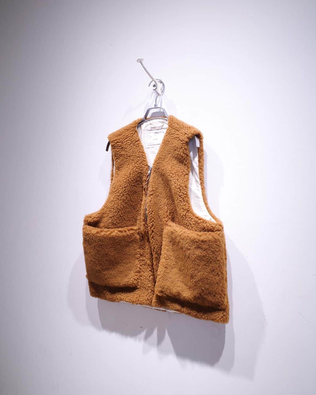 のインスタグラム：「【 CAMIEL 】  @camielfortgens  ⁡ ---------------------------------------- ⁡ ▶︎CAMIEL FORTGENS ZIP VEST  ¥68,200- tax included [No,23011610007730]  ▶︎CAMIEL FORTGENS FRANKENSTEIN NECK SWEATER ¥66,000- tax included [No,23080610001430]  ▶︎CAMIEL FORTGENS BIG TEE ¥37,400- tax included [No,23070610001830]  -----  #journalstandard#ジャーナルスタンダード  #harajuku#omotesando#mensfashion#mens#styling#coordinate#streetwear#23aw#unisexfashion#原宿#表参道  #camiel」