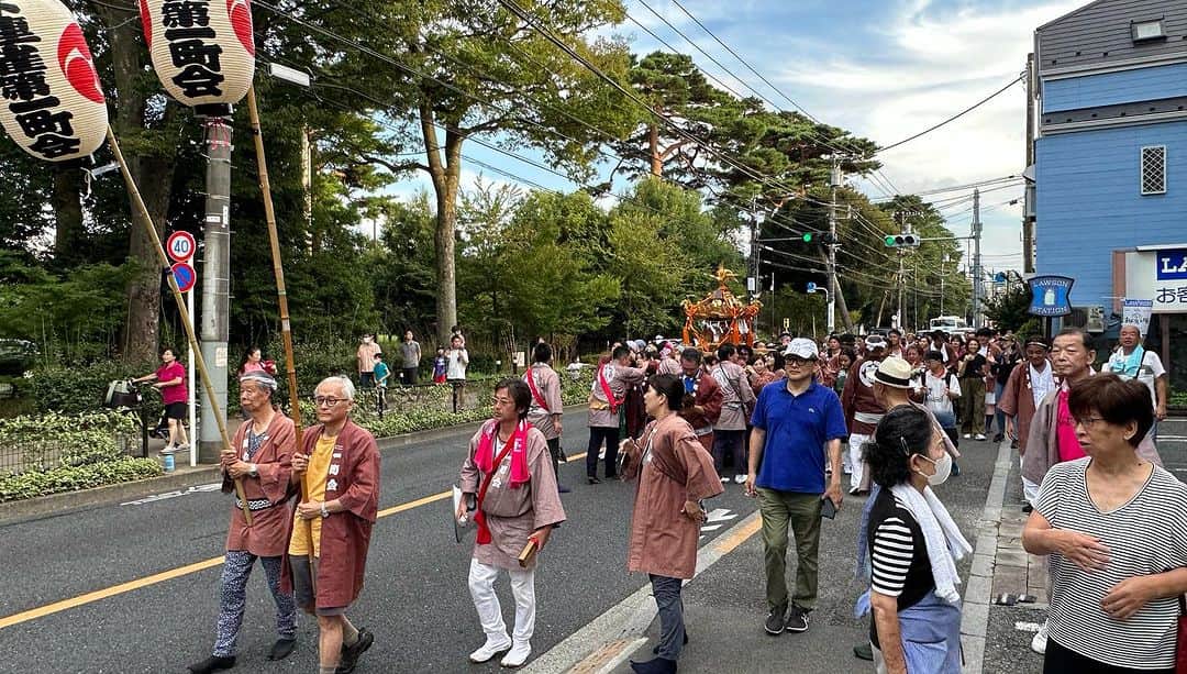 島津健太郎さんのインスタグラム写真 - (島津健太郎Instagram)「やっぱりお祭りって良いねー！ 大人4人乗れる大太鼓は迫力あった！ 宮入り、ちゃんと見たかったけど人が多過ぎて見えなかった。 数年振りのお祭りで地元の方々は気合い入ってただろうな。 ありがとうございました！  #祭り #祭 #御神輿 #御神輿担ぎ #御神輿わっしょい #太鼓 #大人4人乗れる #大太鼓 #宮入り #屋台 #お好み焼き #広島風お好み焼き」9月15日 18時51分 - k_super_xtreme