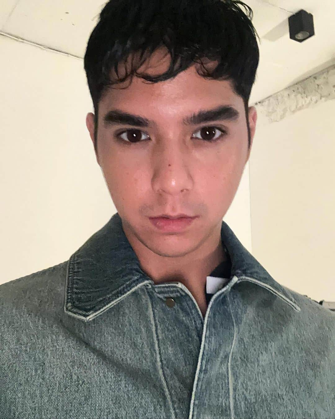 Al Ghazali Köhlerのインスタグラム：「Gaya rambut apa ini? 🤔」