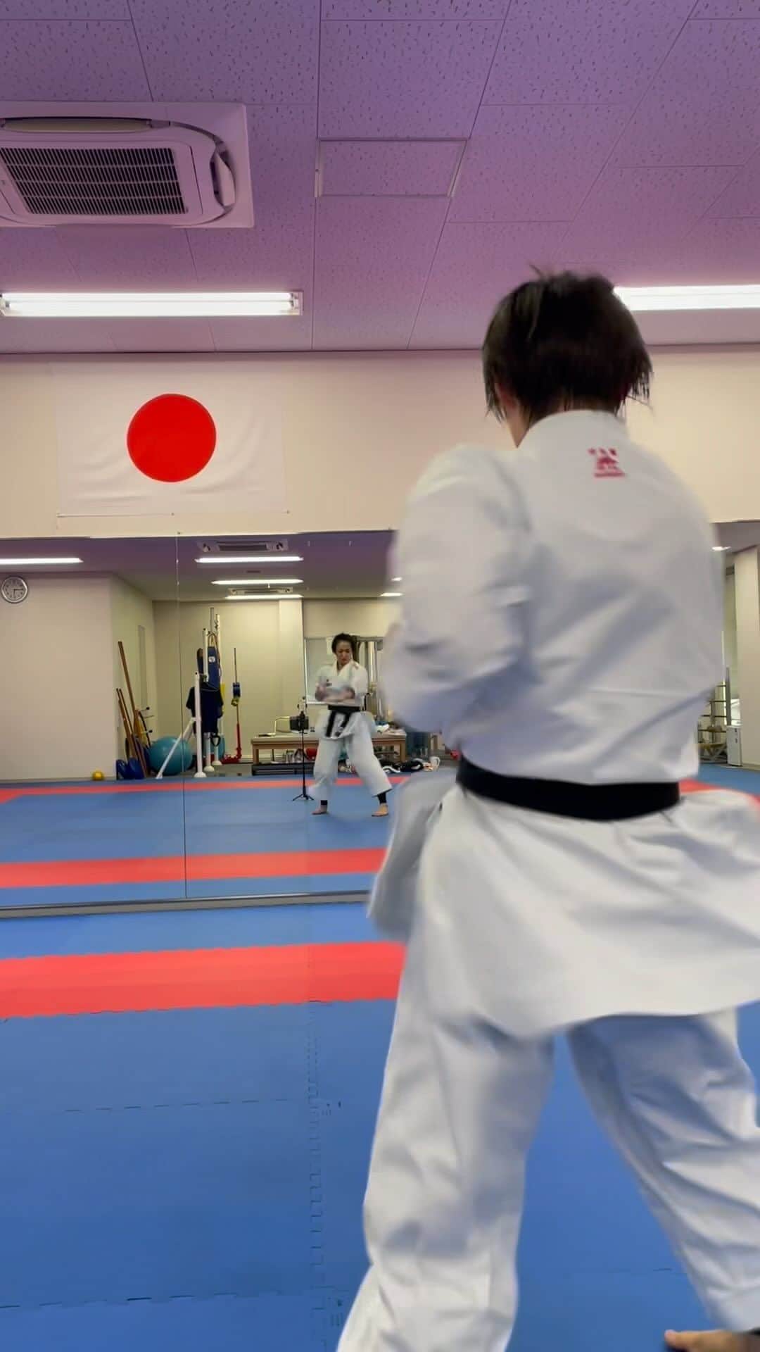 清水希容のインスタグラム：「⚡️⚡️⚡️🥋  #karate#kata#Suparinpei#Thunder#tuki #空手#形」