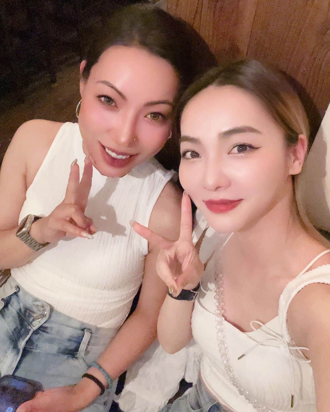 LISA minemuraのインスタグラム：「🌈 たまたまリンクコーデだった日👉🏻💗 ̖́- いっぱい食べて飲んだ🍝🍜🍻  最近仕事して食べて寝るだけの毎日すぎるからリバイバルダンスしたい気持ち👵🏻  🌈 #長野市  #リンクコーデ」