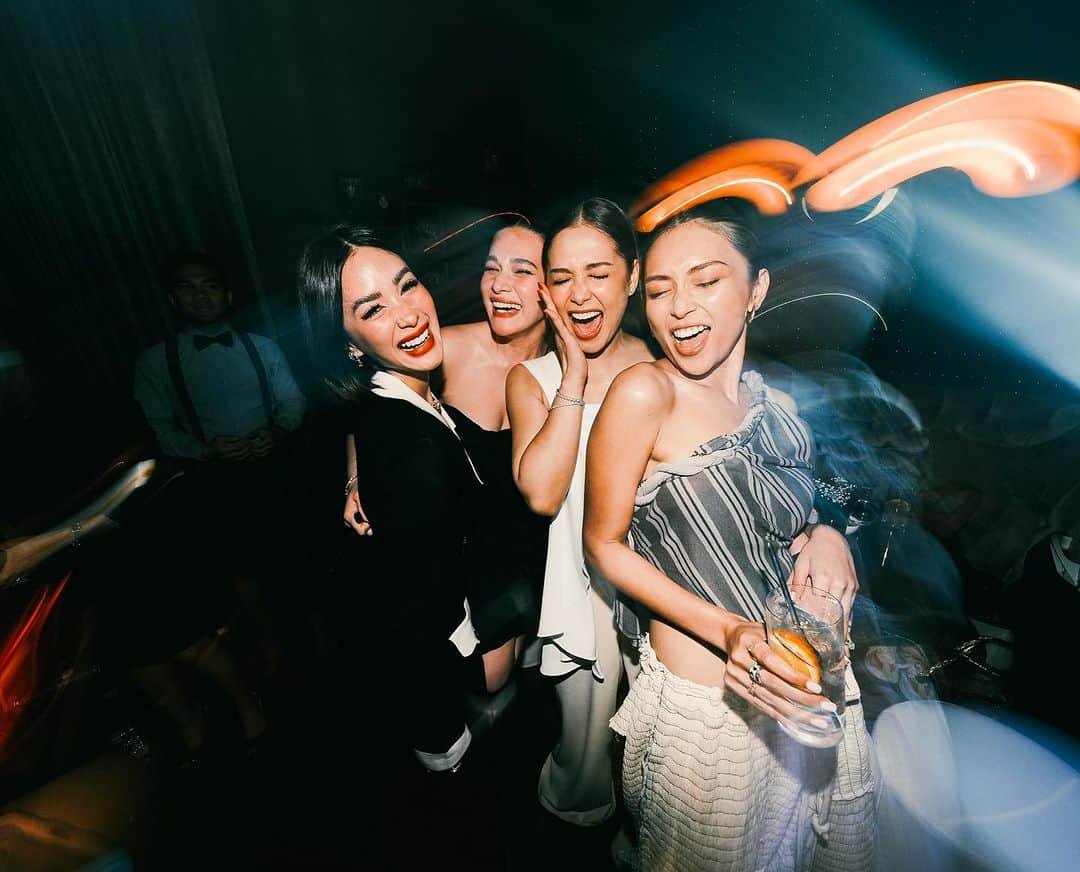 ベア・アロンゾさんのインスタグラム写真 - (ベア・アロンゾInstagram)「At @draivee ‘s bday party last night. Fun times! ❤️🥂  📸 @magicliwanag」9月15日 19時16分 - beaalonzo