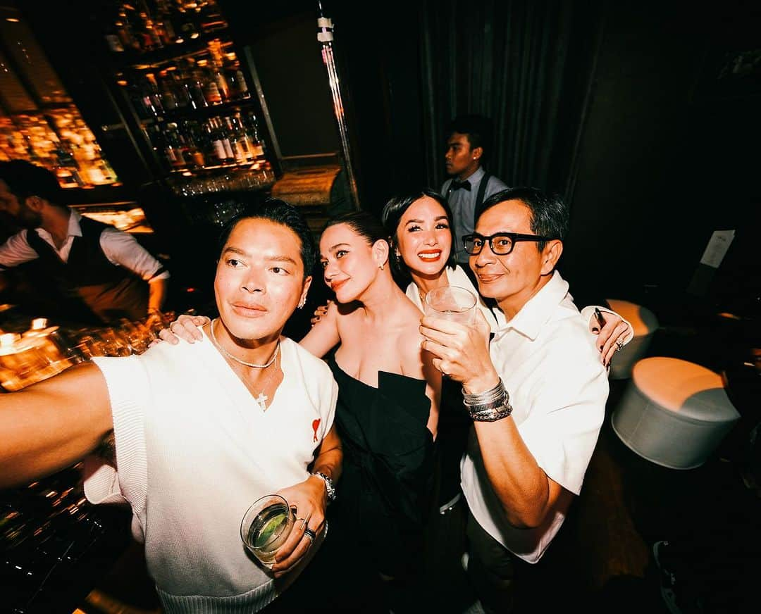 ベア・アロンゾさんのインスタグラム写真 - (ベア・アロンゾInstagram)「At @draivee ‘s bday party last night. Fun times! ❤️🥂  📸 @magicliwanag」9月15日 19時16分 - beaalonzo