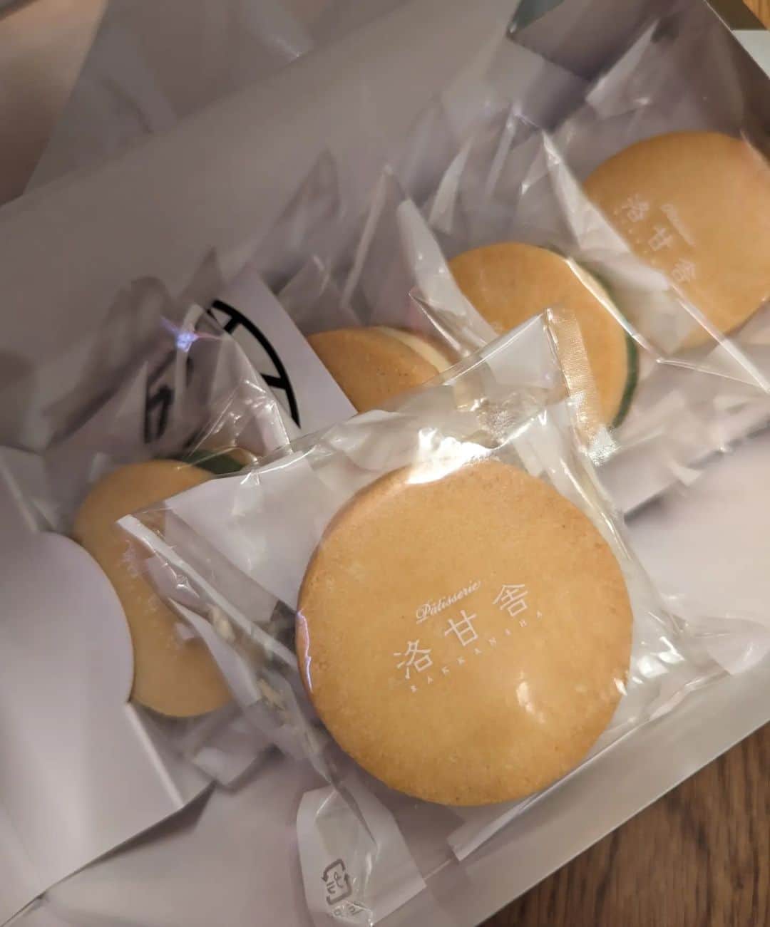Hiromi Tomiiさんのインスタグラム写真 - (Hiromi TomiiInstagram)「ケーキ🍰 @rakkansha150901  最高級ナガノパープルとシャインマスカットを贅沢に使用した「PREMIUM葡萄ショート」 今旬なフルーツを使ってて めっちゃ美味しかったー♥♥ . バターサンドは抹茶味とプレーン♥ めっちゃ美味しかったー◎◎  . . #パティスリー洛甘舎 #PR #京都スイーツ #京都スイーツ巡り #京都ケーキ #京都お土産 #京都駅グルメ #京都甘味」9月15日 19時17分 - hiromi.tomii