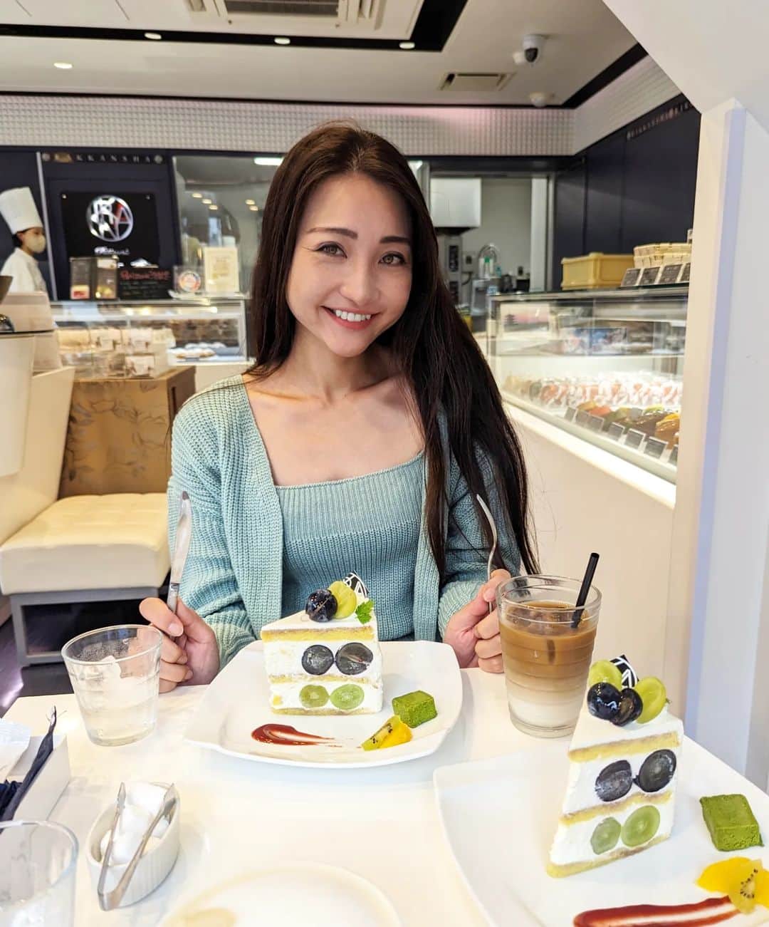 Hiromi Tomiiさんのインスタグラム写真 - (Hiromi TomiiInstagram)「ケーキ🍰 @rakkansha150901  最高級ナガノパープルとシャインマスカットを贅沢に使用した「PREMIUM葡萄ショート」 今旬なフルーツを使ってて めっちゃ美味しかったー♥♥ . バターサンドは抹茶味とプレーン♥ めっちゃ美味しかったー◎◎  . . #パティスリー洛甘舎 #PR #京都スイーツ #京都スイーツ巡り #京都ケーキ #京都お土産 #京都駅グルメ #京都甘味」9月15日 19時17分 - hiromi.tomii