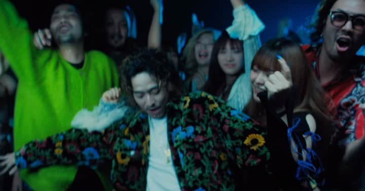 唾奇のインスタグラム：「GeG - EDEN feat.にしな.唾奇  https://youtu.be/e4EtsSJrT4o?si=DFTAvq6NlPGUrSyi  Floor Cast: Kazuki Isogai KOZUE 夕希奈 ELIONE ハシシ ANPYO LEAP テークエム Nagi GON sumire masaki Masato Hayashi 吸い込み須王 BILLY LAURENT ashtrayy NENE あゆち 彩夏 ひろ香 Kento Seika	 Moe Nishihara  Sara Sakura	 Kazuma Kawamoto	 Mai Tachibana	 Neneka Sugihara	 Yui Wakura	 Miyuka Hoshikawa Moeka Hayata	 Kodai Kawaguchi	 Goki Itai	 Yuka Shimada	 Nonoka Otsubo	 Ai Okubo  Director: Teruomi Takahashi Director of Photography: Koretaka Kamiike Second Assistant Camera: Natsumi Ishii Third Assistant Camera:Takaki Nishimura Lighting Director:Shohei Nakagawa Lighting Assistant:Yuki Ogawa,Katsumi Karasawa,Keisuke Kamijuku,Yoshioka Shun Lighting Engineer:KaoriTanaka(M's Design) Drone Operator:Tetsu Kitagawa(grid_FPV) Hair&Makeup:Chika Ueno H&M Assistant:Nana Honda Stylist(Nishina):Yasuka Lee Assistant:Mocha Kitabatake Stylist(Tsubaki):Sora Murai Tsubaki Costume cooperation(唾奇衣装協力):Vuja De Club Photo:Yuma Color Grade:Hajime Kato(Is’eye) Casting:Masao Takami(needs+) Producer:Yuya Sato Production Manager:Yuma,Shunnosuke Nishida Production Assistant:Ryoga Watanabe Production:HOLONIX」