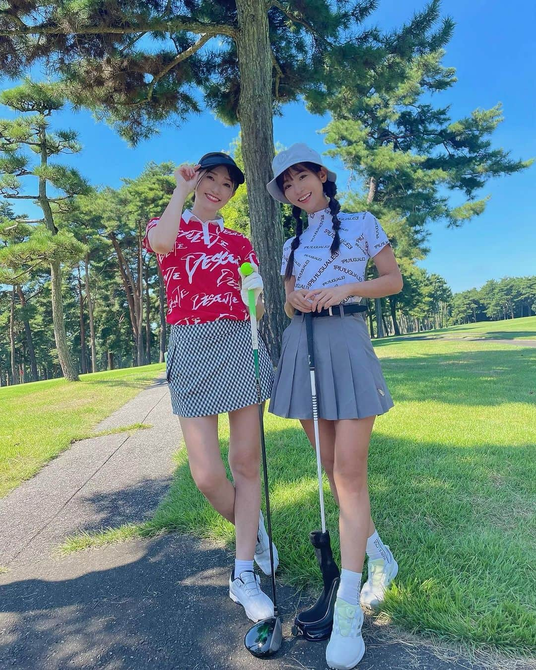 西村いちかさんのインスタグラム写真 - (西村いちかInstagram)「久しぶりにしーちゃんに会えた🥰 しーちゃんは1年ぶりだったらしくリハビリラウンドって言ってたけど、久々なのに変わらない飛距離が羨ましかった🥹  私は最近ユーティリティを打つのが楽しくてUTばっか使ってるんだけどきざむつもりで打ったらグリーン乗ってる奇跡がおきました👏  #golf #golflife #romaro #1piu1uguale3golf #1piu1uguale3 #골프 #골프장 #골프웨어 #골프패션 #ゴルフ女子 #ゴルフ男子 #西村いちか #いちかる」9月15日 19時25分 - ichika_nishimura