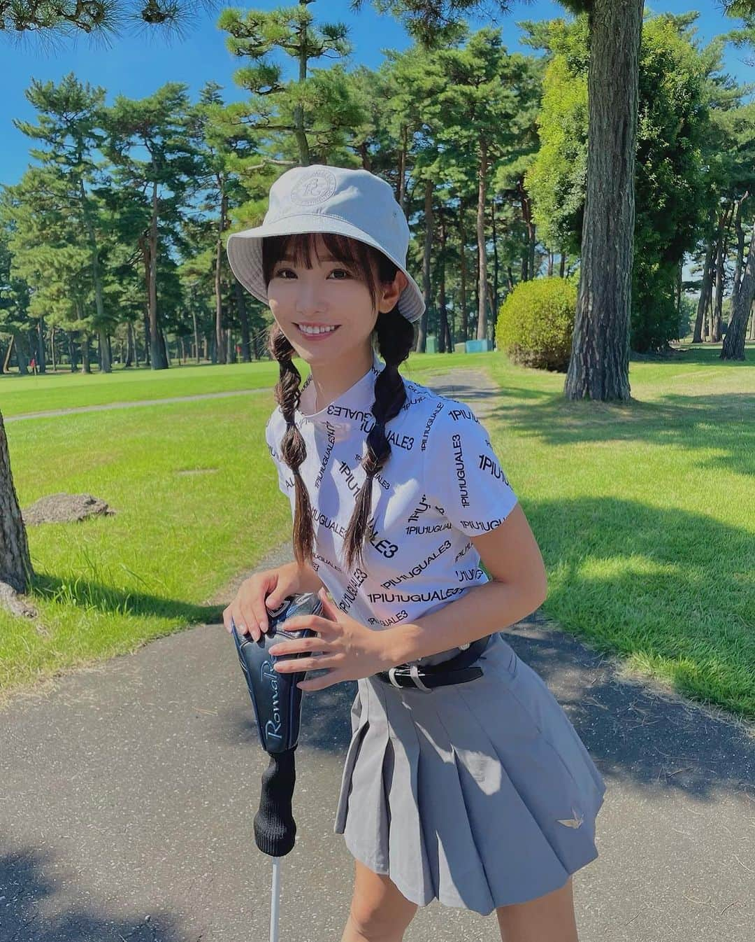 西村いちかさんのインスタグラム写真 - (西村いちかInstagram)「久しぶりにしーちゃんに会えた🥰 しーちゃんは1年ぶりだったらしくリハビリラウンドって言ってたけど、久々なのに変わらない飛距離が羨ましかった🥹  私は最近ユーティリティを打つのが楽しくてUTばっか使ってるんだけどきざむつもりで打ったらグリーン乗ってる奇跡がおきました👏  #golf #golflife #romaro #1piu1uguale3golf #1piu1uguale3 #골프 #골프장 #골프웨어 #골프패션 #ゴルフ女子 #ゴルフ男子 #西村いちか #いちかる」9月15日 19時25分 - ichika_nishimura