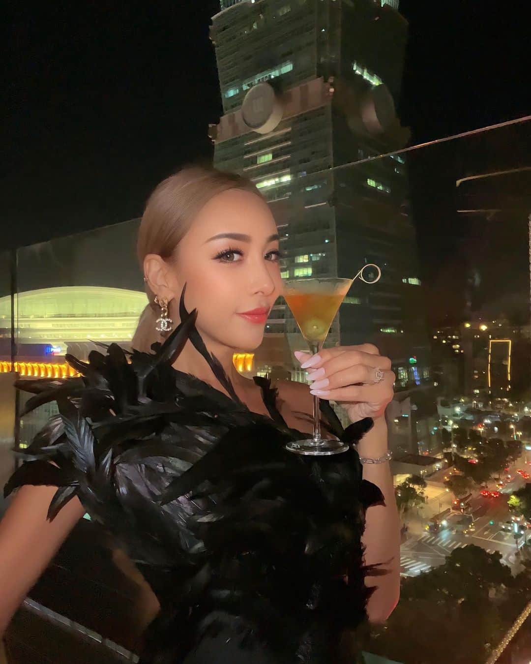 GENKINGのインスタグラム：「Taipei night🇹🇼💫」