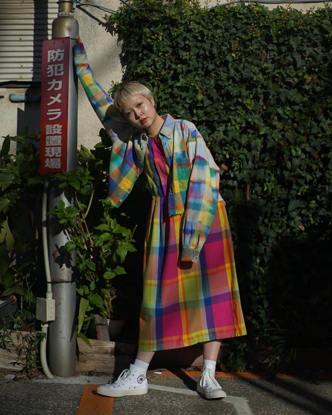PUNK CAKEのインスタグラム：「🔜NEW ARRIVAL🔜  こちらの オンラインショップの発売は 9/16(土)20:00〜STARTです☞  ▫︎ N/S madras check dress  ▫︎ L/S flannel check bleach cut off shirts   そして、 9/16.17.18の3連休 オンラインショップ限定 ⏰TIME SALE⏰ 全品20％OFF！！ （新商品は除外） お買い得に秋のアイテムGETして下さい❣️ お見逃しなく！  model / @morioka_no_momooka」