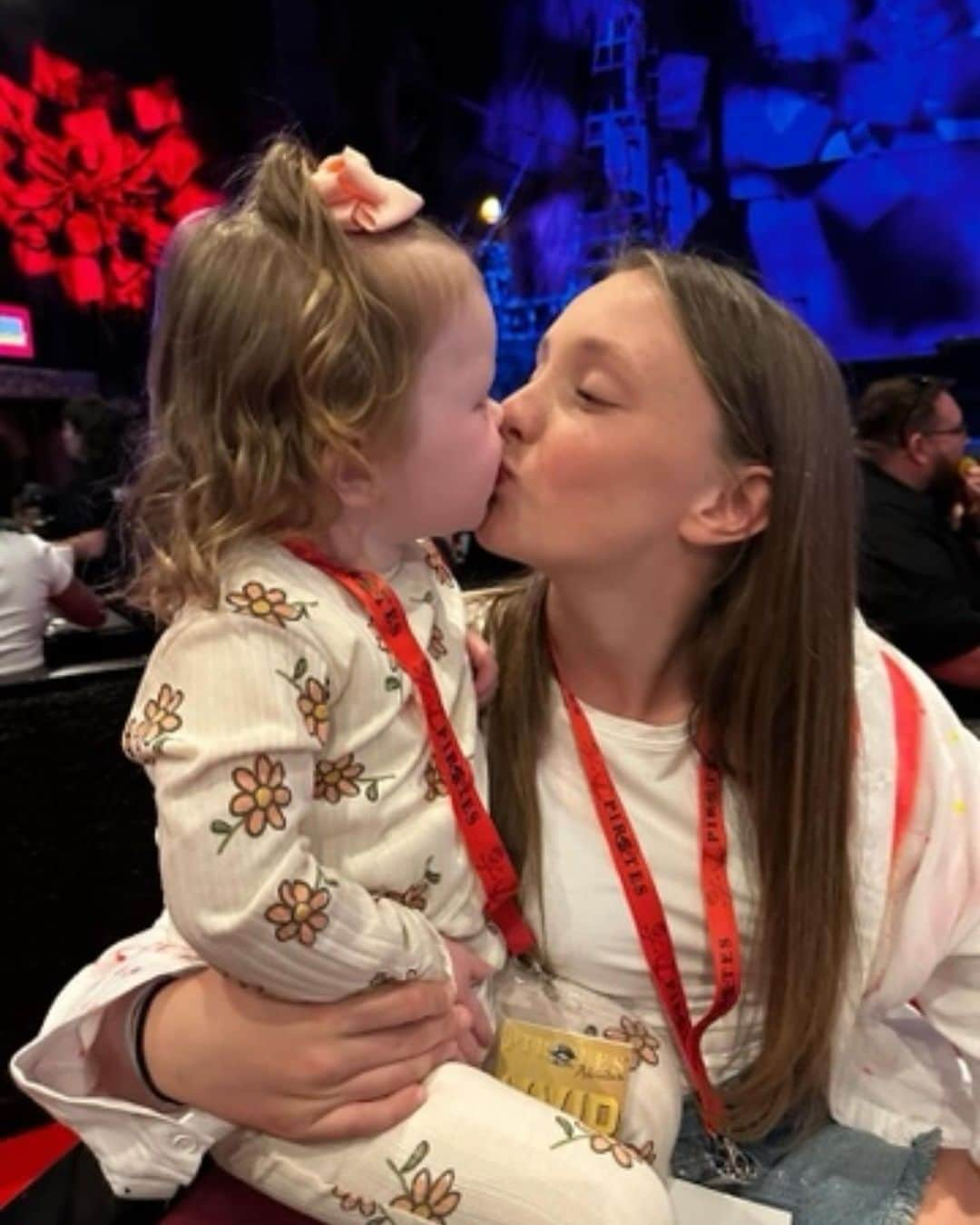 アンディ・キャロルさんのインスタグラム写真 - (アンディ・キャロルInstagram)「Happy Birthday To My Two Darling Daughters.  Wonderful In Every Single Way   Emilierose 14  Marvel 3 Je t'aime 💖💖」9月16日 1時11分 - andytcarroll