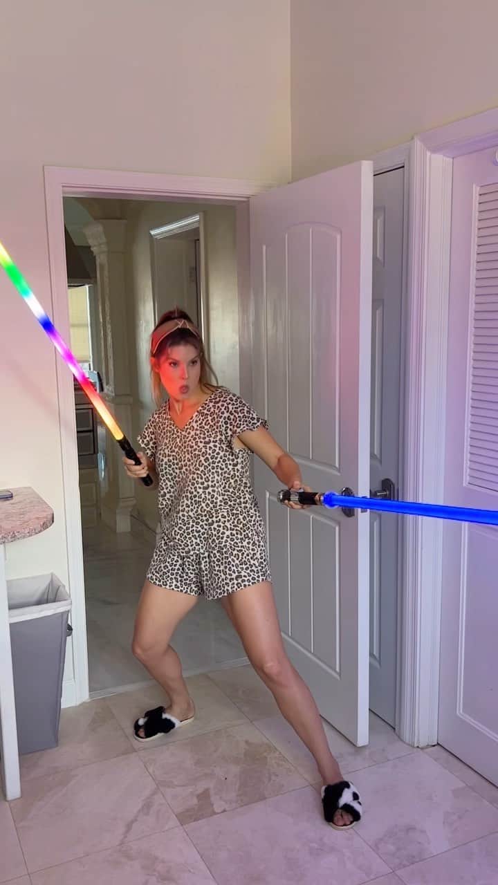 Amanda Cernyのインスタグラム：「✨ He’s the chosen one! 🗑️✨ @ImperialWorkshopOfficial  Check their comment below for a chance to win one of their amazing sabers! #AD」