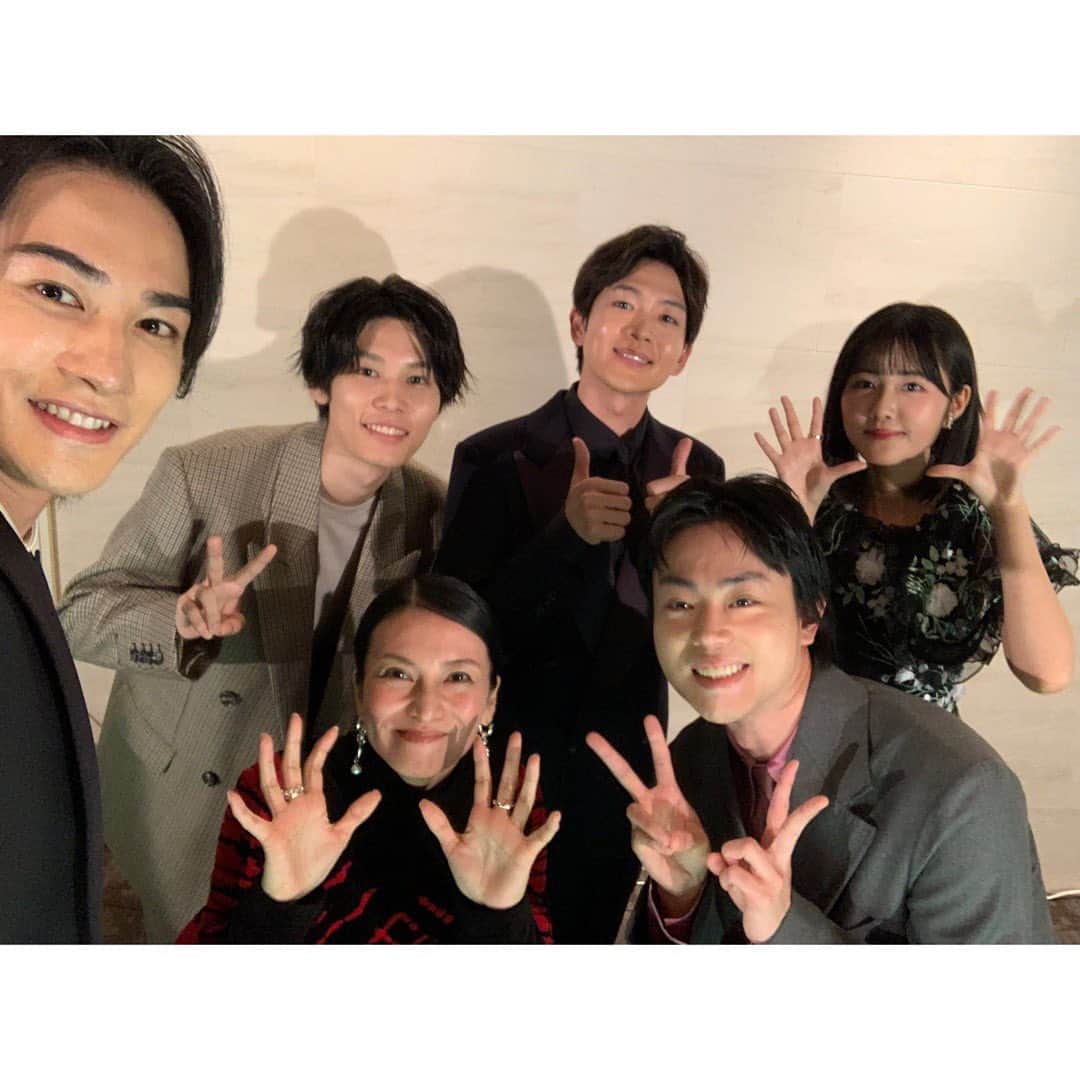 柴咲コウのインスタグラム：「映画 #ミステリと言う勿れ 本日公開🎊  素敵な方々とお芝居できて幸せでした！ ぜひ劇場でご覧ください🎞️🩵  #舞台挨拶の皆の話が面白すぎて #最後主演様と素で話し込んでしまいました @not_mystery_not」