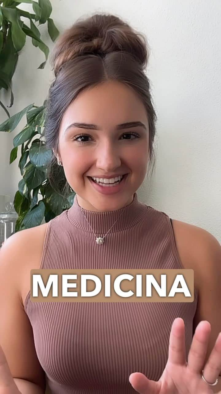 ニコルのインスタグラム：「Já manda esse vídeo para aquela pessoa que sonha em fazer medicina na Europa 🥰❤️ (🇬🇧 English version below 👇🏻)  Have you ever thought about studying medicine in Italy? I will now tell you 5 advantages of studying medicine at an Italian university.  1. Medical schools in Italy are some of the best in the world. Many medical schools in Italy have a strong international reputation and offer rigorous programs that prepare students for high-quality medical careers.  2. You can study medicine in both English and Italian. Italy has this great benefit that even if you don’t know the language you can do all the university in English.  3. For the test, you won’t be studying those boring subjects that you’ll never see again. You will only have to study 5 subjects well and you will not have to write essays.  4. With a medical degree from a European Union college you will have thousands of job opportunities in countries within the economic bloc and the Schengen area.  5. Medical schools in Italy can be more affordable in terms of tuition and living costs.  #italy #italia #medicina #medicine」