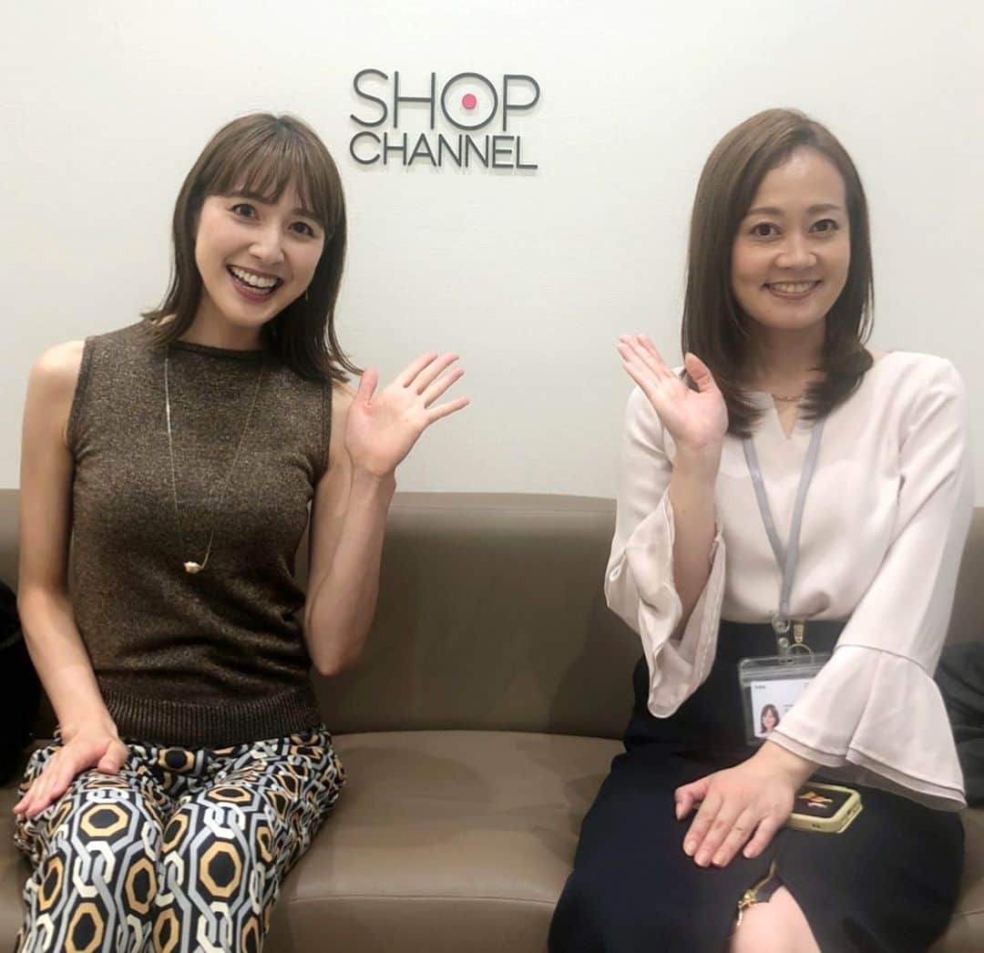 佐藤由季さんのインスタグラム写真 - (佐藤由季Instagram)「Wさとうゆき😂💓 念願叶って揃いました🙌 今日の #ショップチャンネル 生放送 ご覧いただいた皆さんはレア回です😂 #佐藤有希 キャストとご一緒させていただく ことを今か今かと楽しみにしておりました♪  元々ご縁もあって存じてはいたのですが、 ゆっくりお話したことはなく、 いつかご一緒出来たら良いなぁ〜😍 と思っていたら、、、実現！！ さとうゆきと申します 私もさとうゆきと申します のやり取りで一気に緊張も吹き飛び（笑） お仕事をご一緒するのは初めましてでしたが 楽しくあっという間のオンエアでした📺 間の取り方も話し方も言葉の選び方も大好き🥰穏やかで優しくて丁寧で 時にチャーミングな佐藤キャスト✨ またWさとうゆきで並べるように 頑張ります！！  オンエア後のお疲れのところ、 快くお写真も撮って下さり ありがとうございました💓  #さとうゆき #何人いるかな w #貴重なショットだったので何枚も撮りました 😂📸 #フリーアナウンサー  #佐藤由季」9月15日 19時47分 - yukisato0710